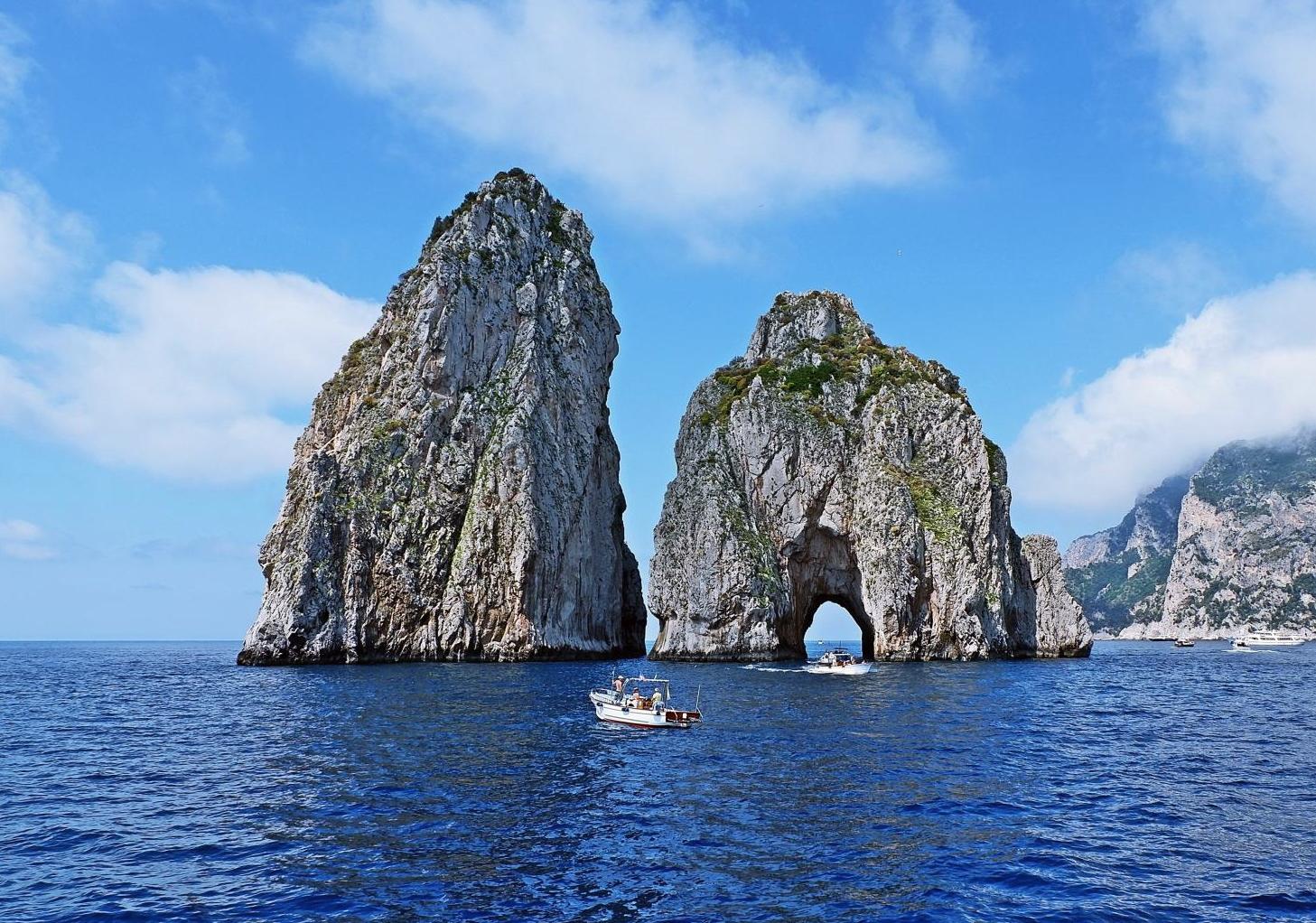 Capri Island Small-Group Boat Tour with Snorkeling & Drinks