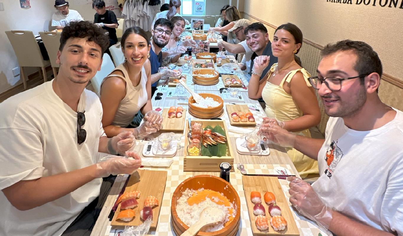 Osaka: Sushi Making in Spacious Studio (SAME-DAY OK!)