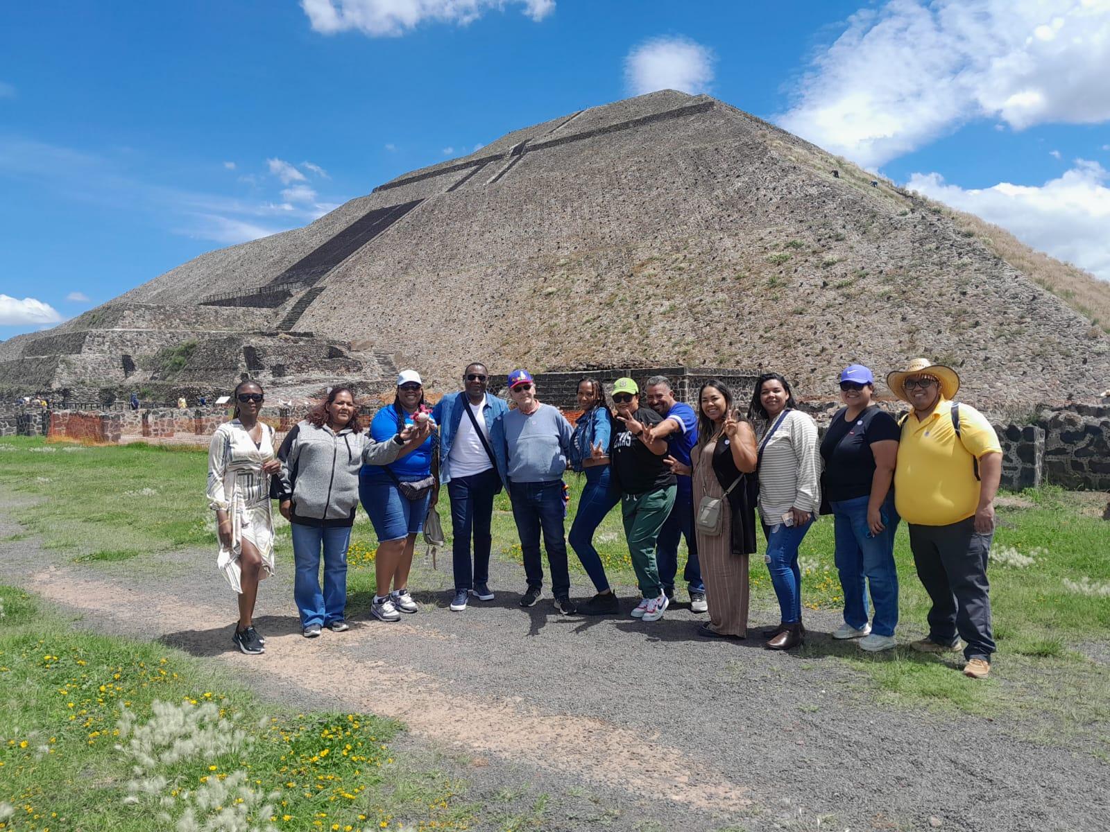 Private Teotihuacan & Basilica of Guadalupe Tour with Lunch