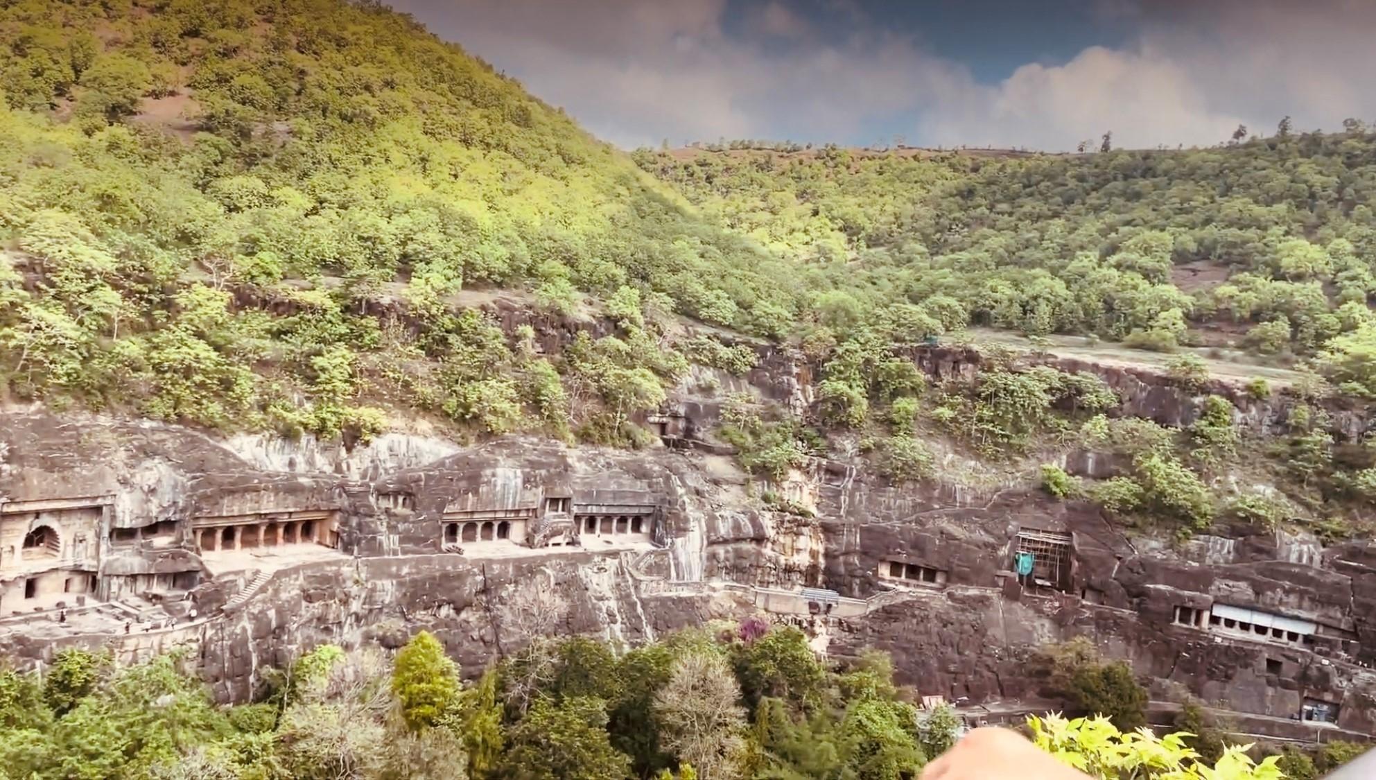 Private 2-Day Ajanta & Ellora Caves Expedition