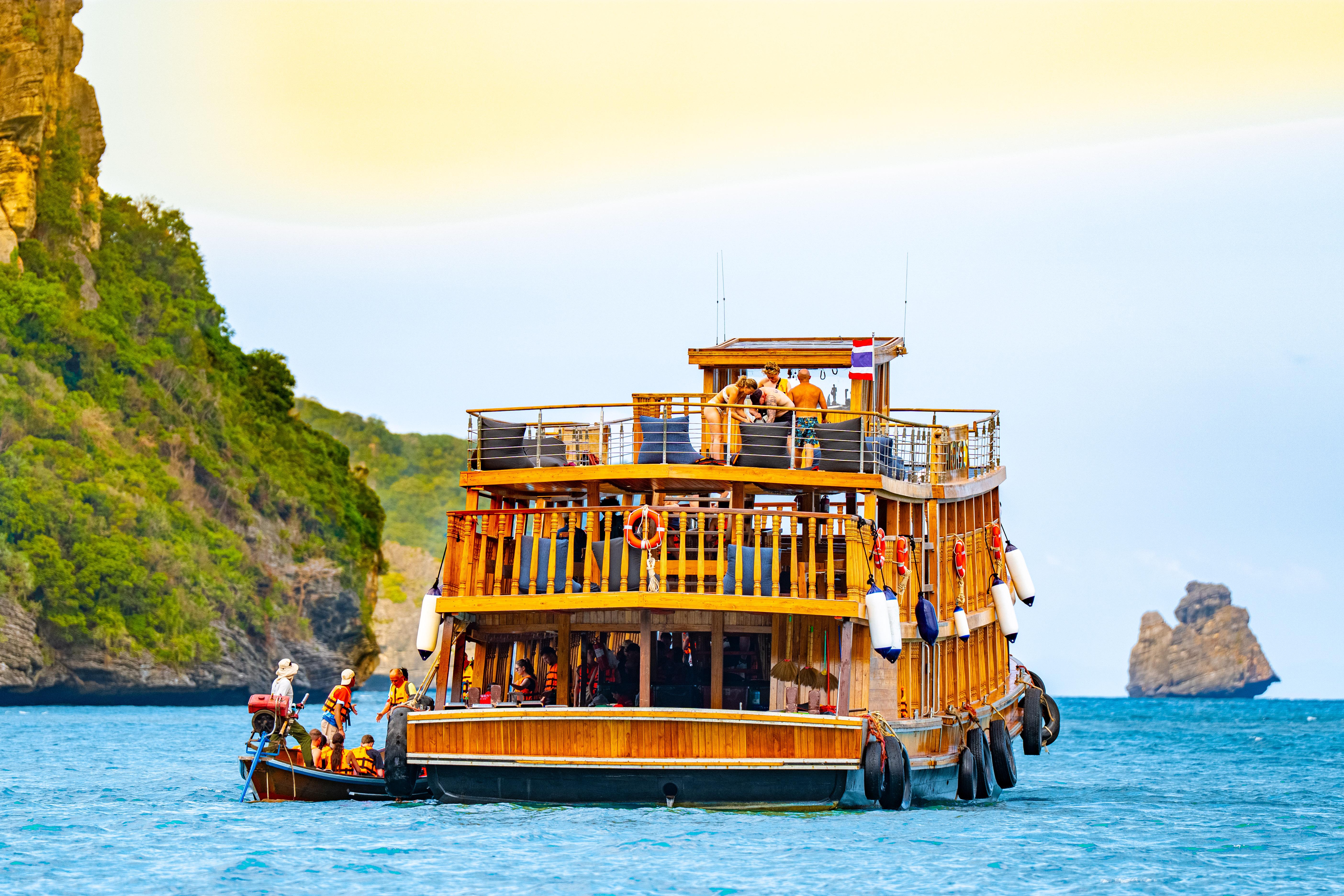 Mu Ko Ang Thong National Park Cruise & Optional Kayaking