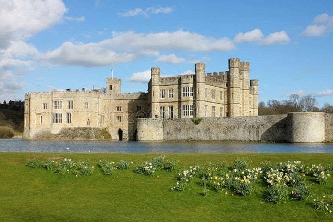 Private Full-Day Kent Heritage Tour: Leeds Castle, Canterbury & Dover