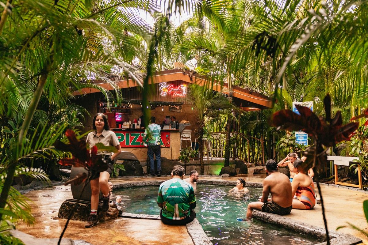 La Fortuna: Waterfall, Volcano & Hot Springs Full-Day Tour