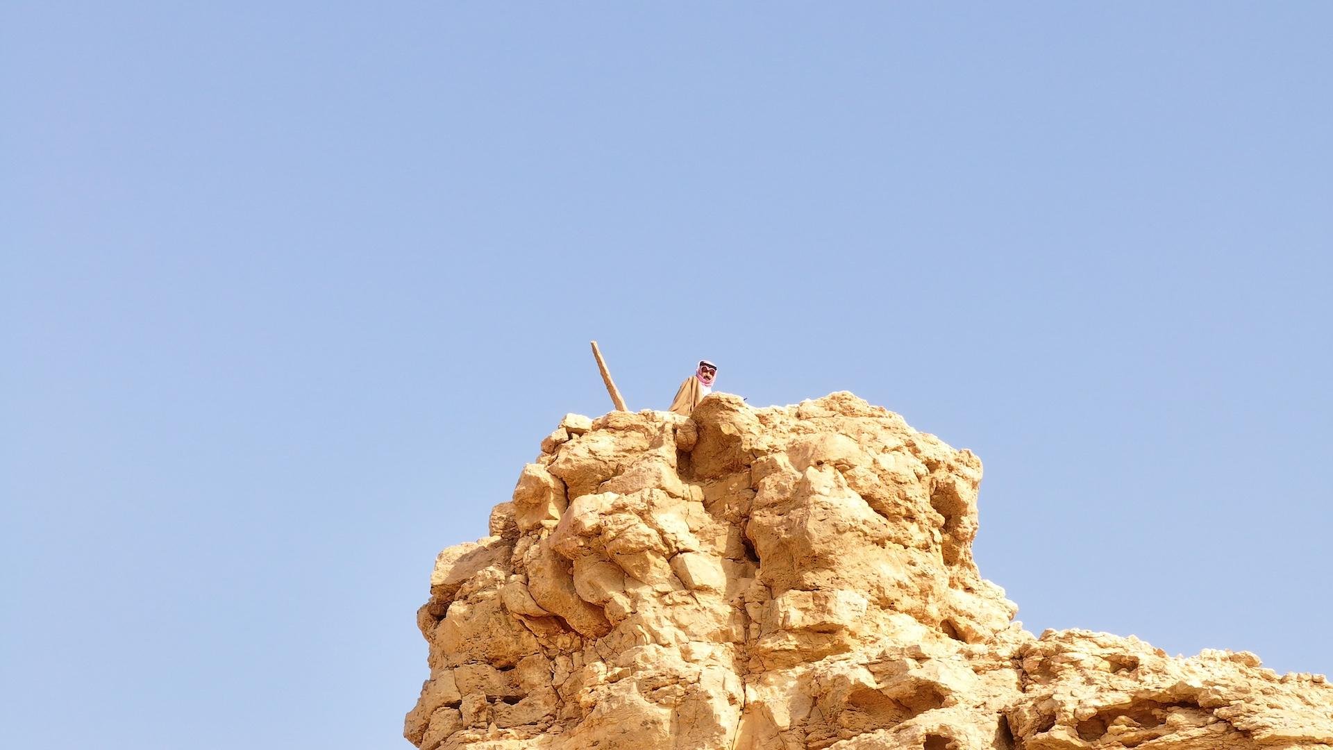 Edge of the World & Darb Al-Manjoor Desert Expedition