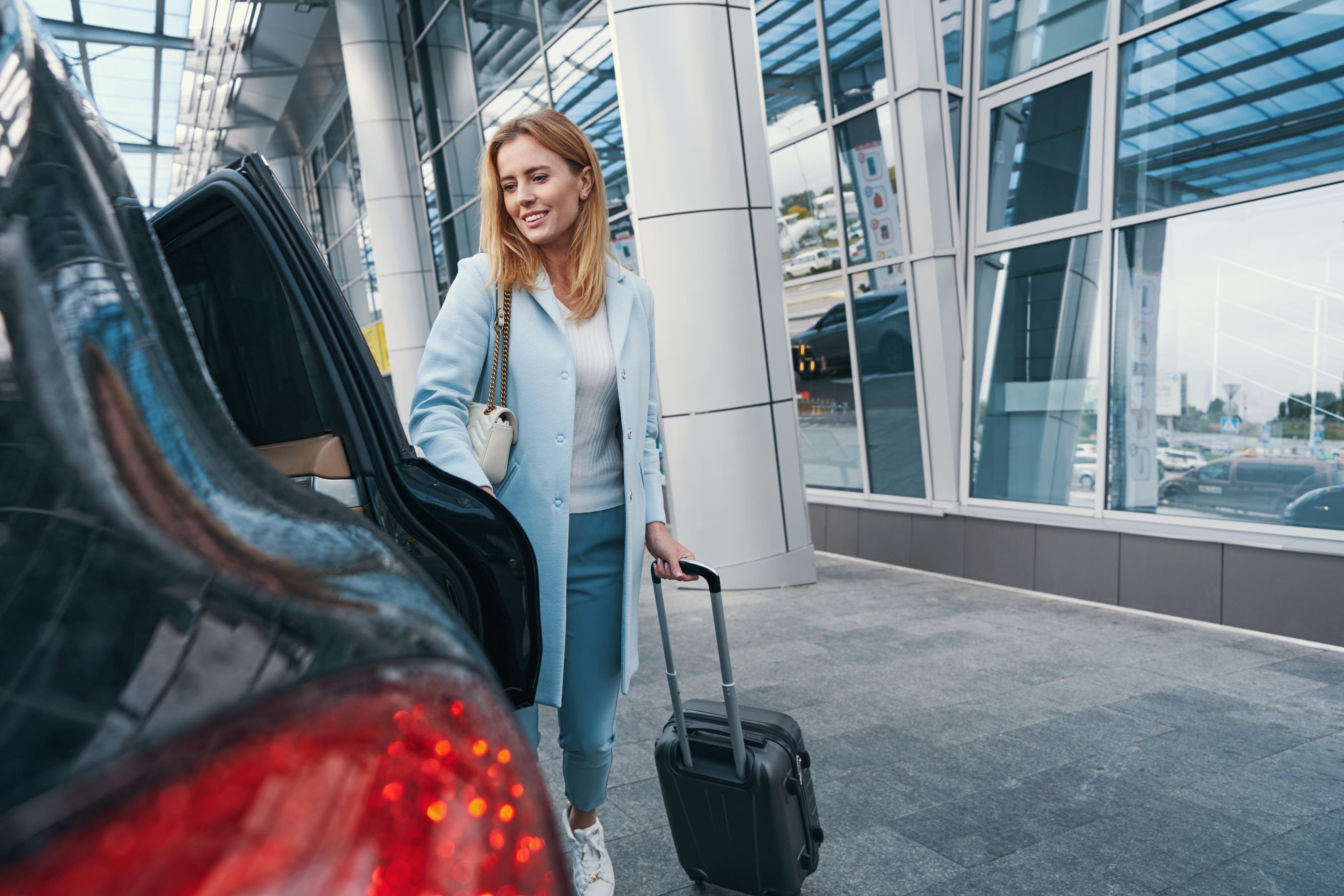Private Airport Transfer: Buffalo Niagara to Canada Destinations