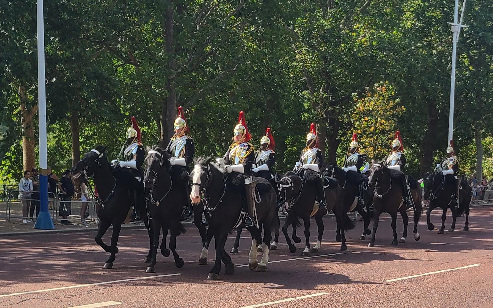 Royal London Walk & Afternoon Tea at Kensington Palace