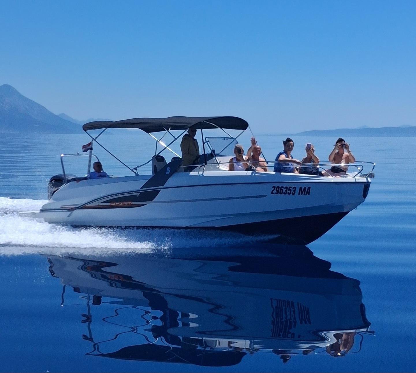 Makarska: 3-Island Speedboat Adventure to Bol & Jelsa