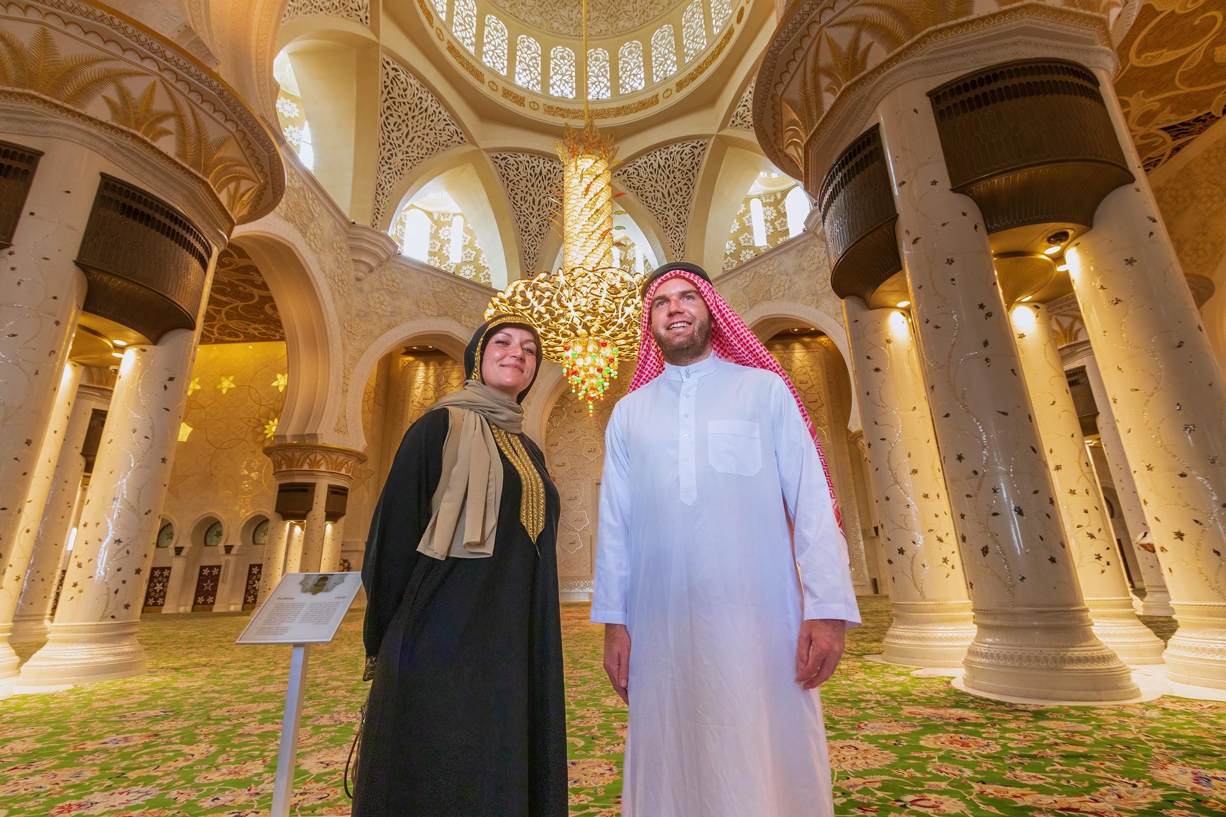 Dubai to Abu Dhabi: Sheikh Zayed Grand Mosque Guided Day Tour