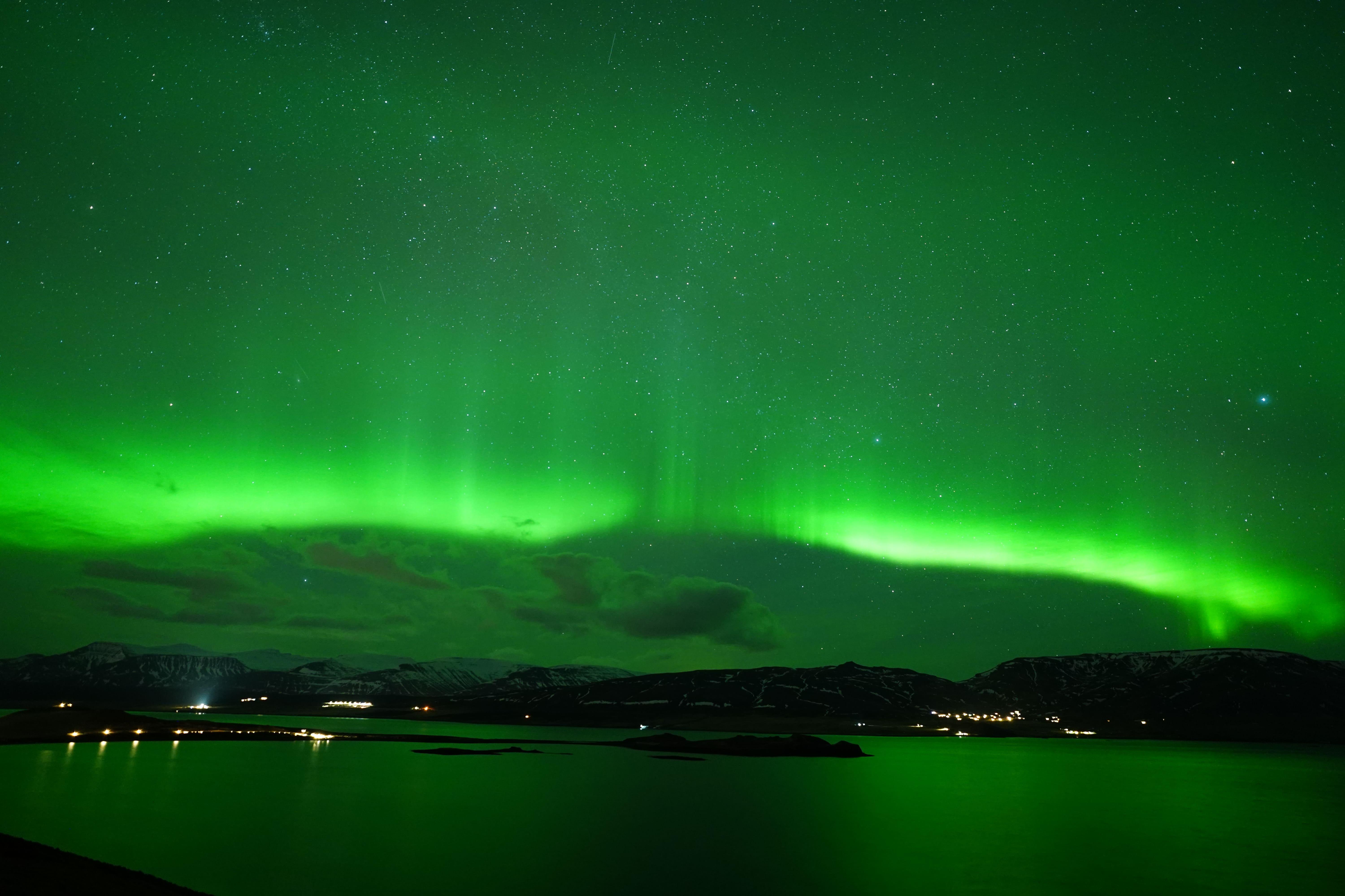 Reykjavik Northern Lights Minibus Hunt with Hot Cocoa