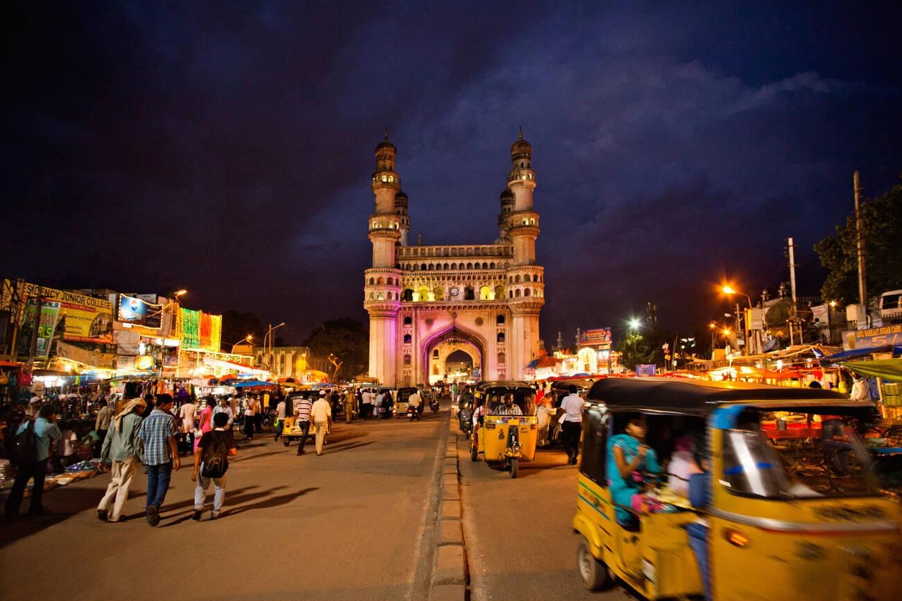 Hyderabad Twilight Walk & Hussain Sagar Lake Boat Cruise