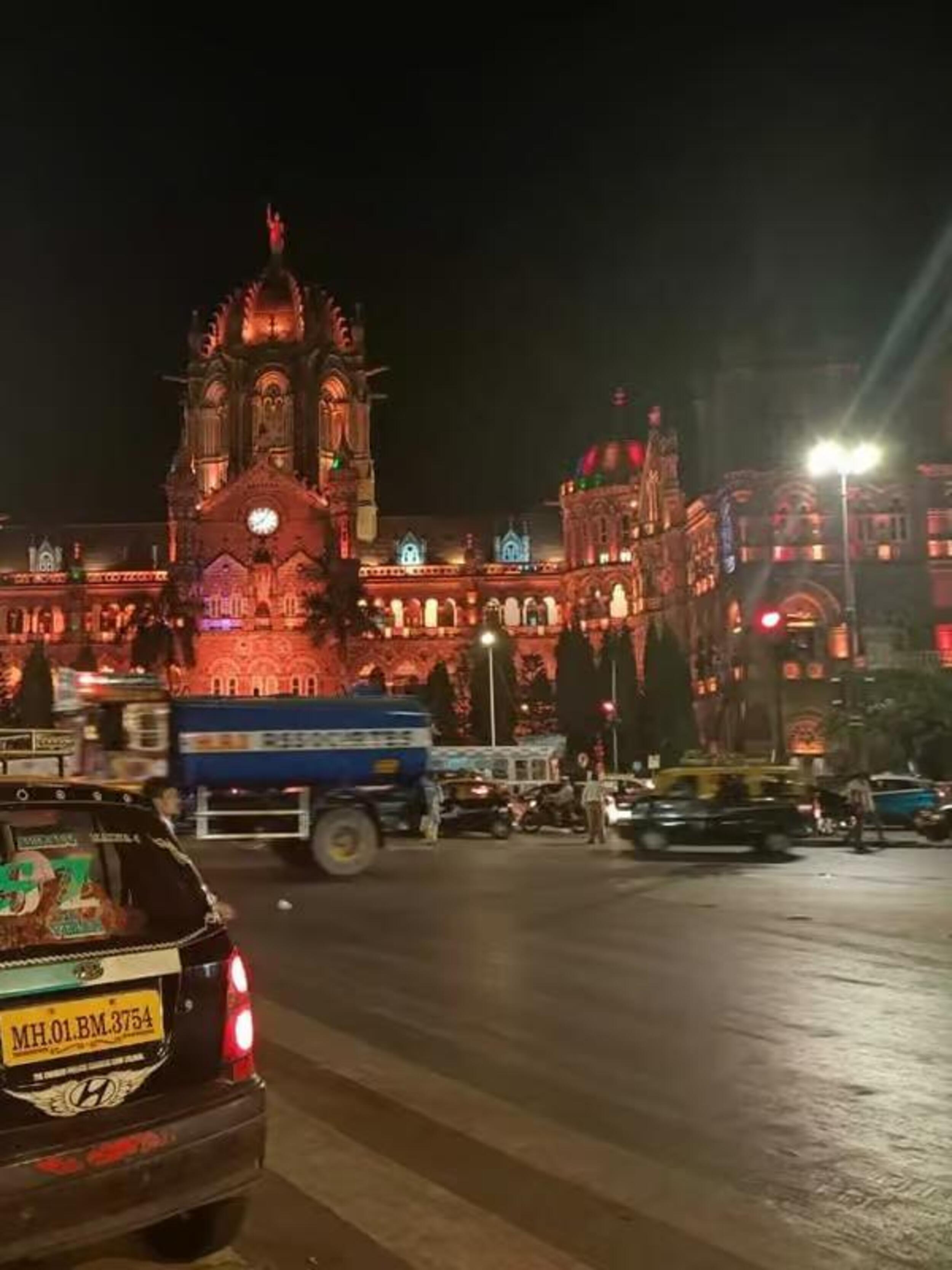 Mumbai Private Evening Food and Sightseeing Tour
