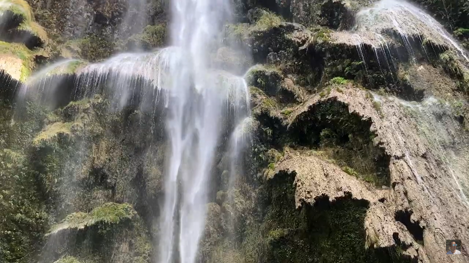 Oslob Triple Adventure: Whale Sharks, Tumalog Falls & Sumilon Island