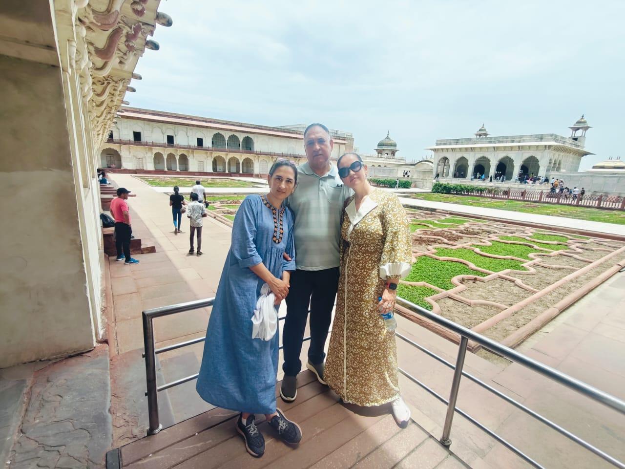 Delhi to Taj Mahal Sunrise Private Tour with Skip-the-Line Entry