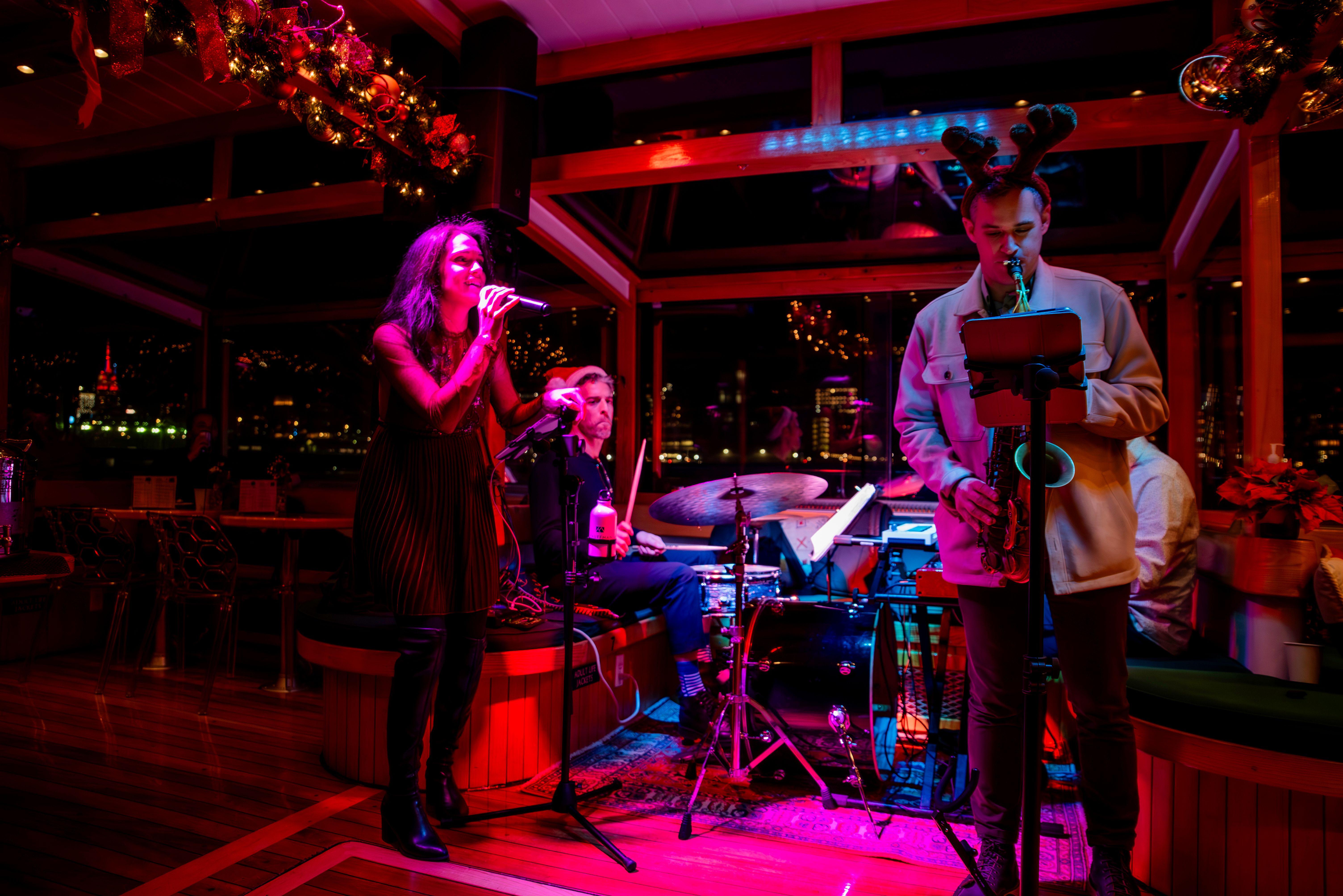 Holiday cruise in New York — image 1