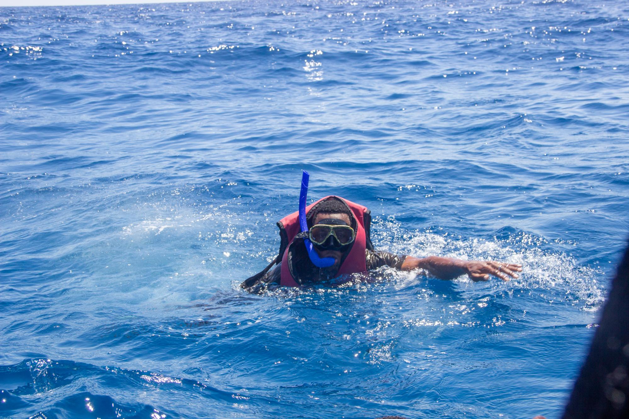 Zanzibar Mnemba Island Snorkeling & Boat Tour with Lunch