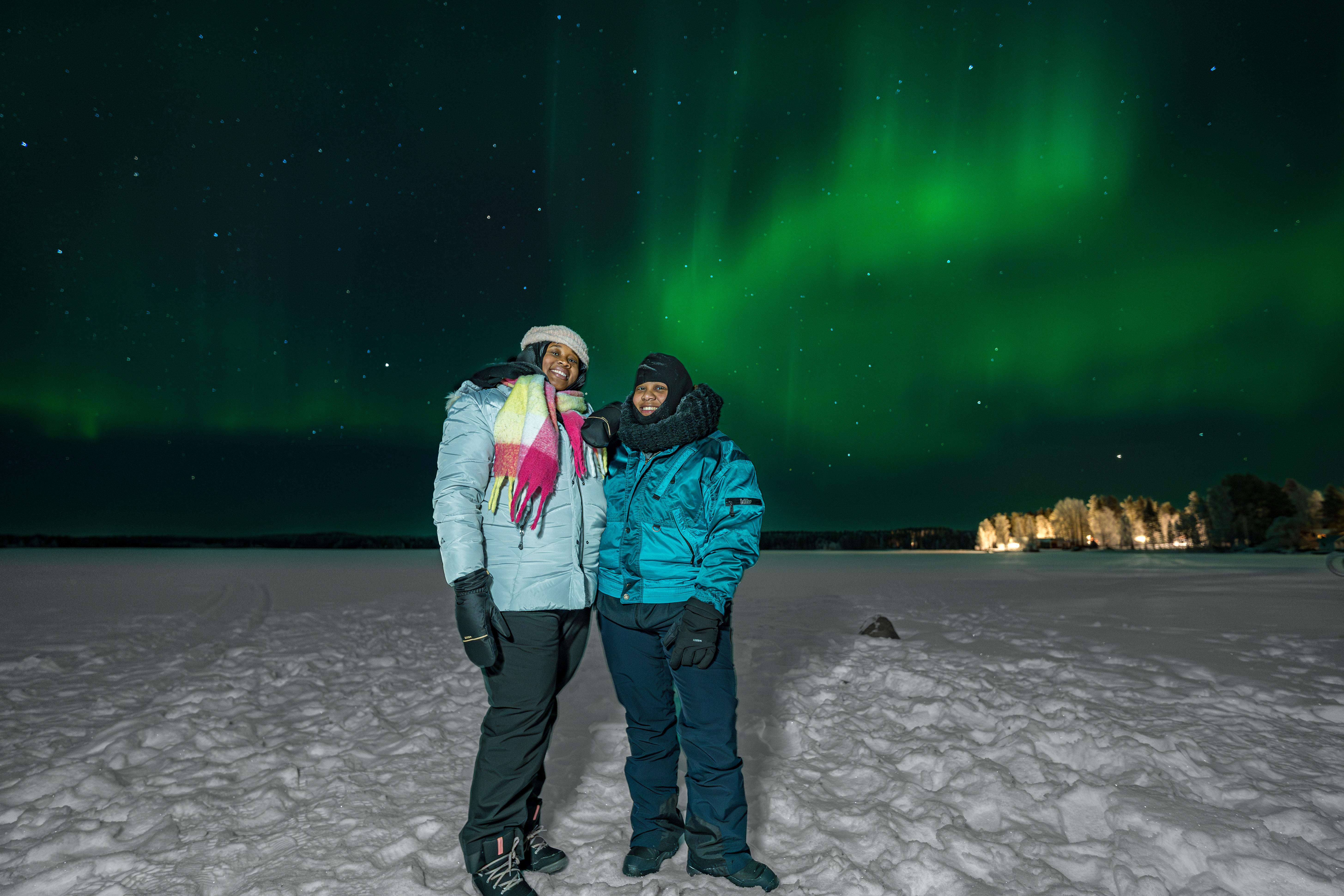 Rovaniemi Aurora Hunt – Expert-Led Northern Lights Chase with Free Photos