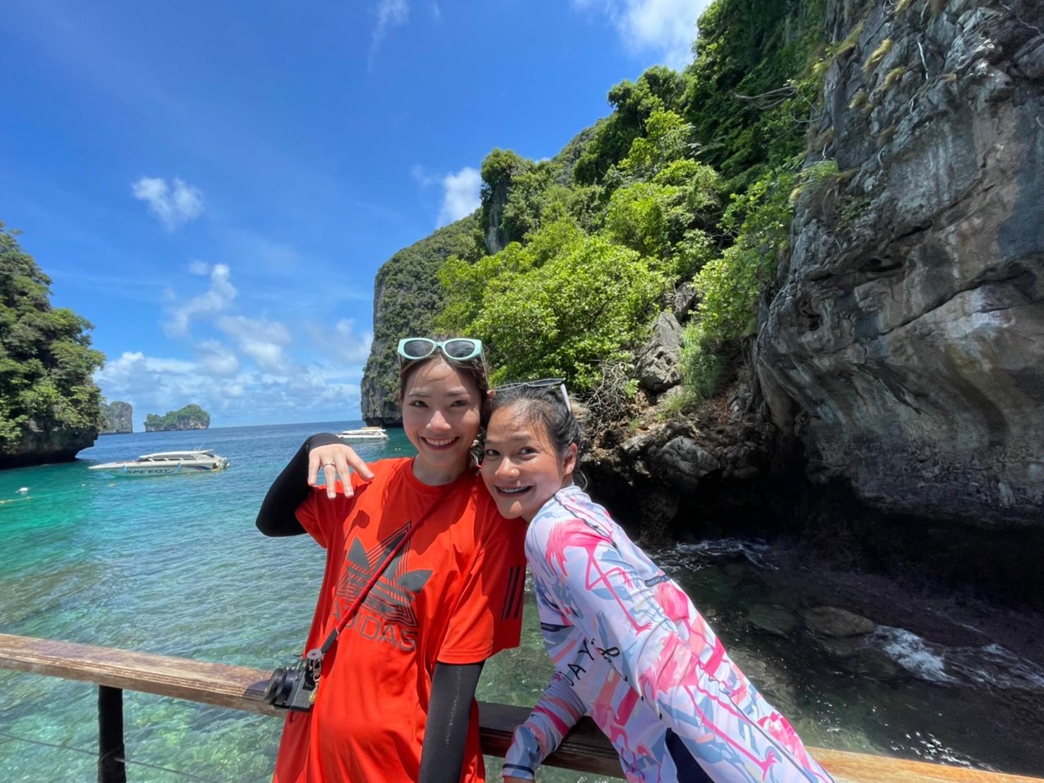 Phuket Phi Phi, Maya, and Khai Island Luxury Speedboat Tour