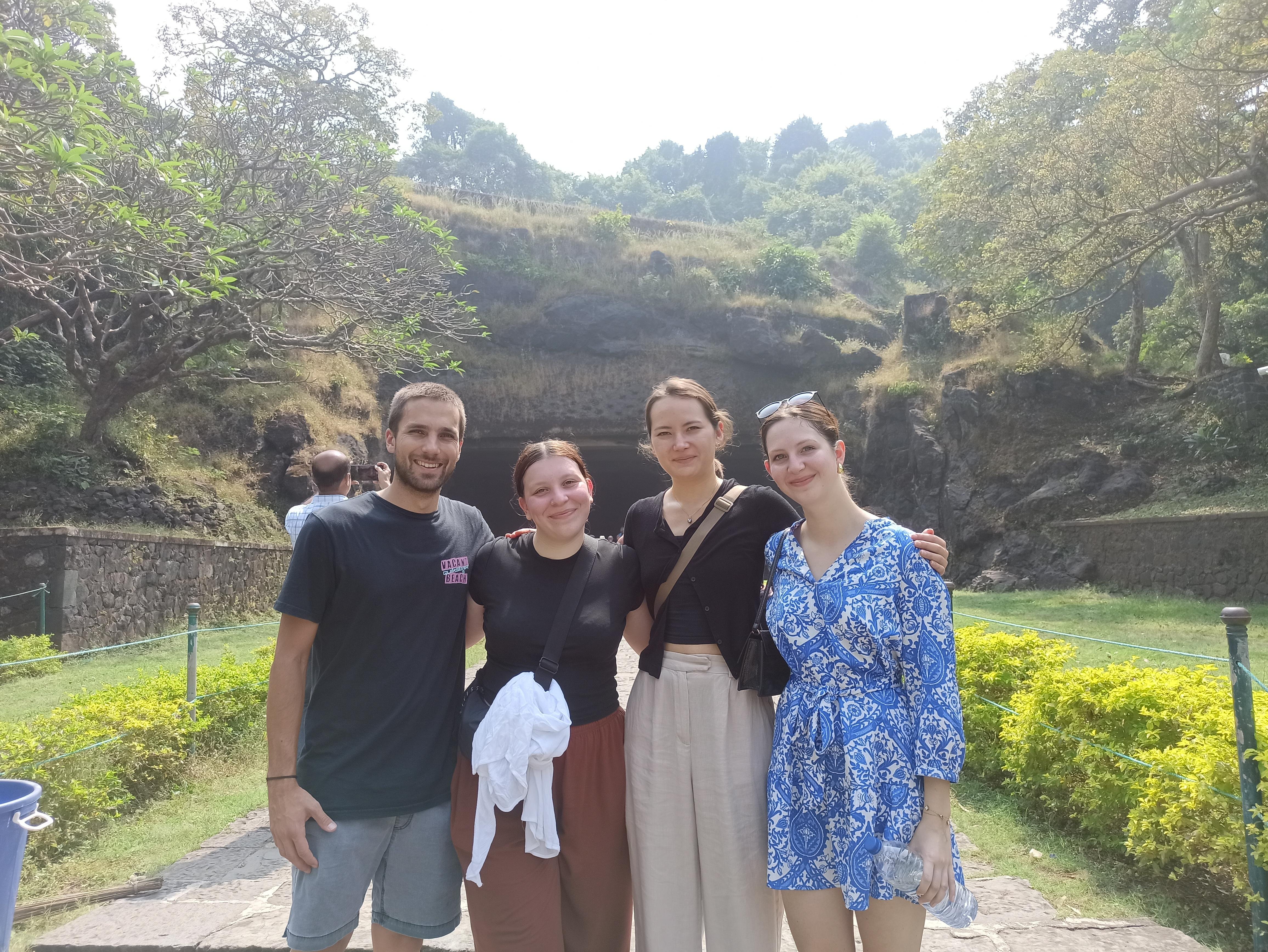 Mumbai Private Highlights: Full-Day Custom Sightseeing