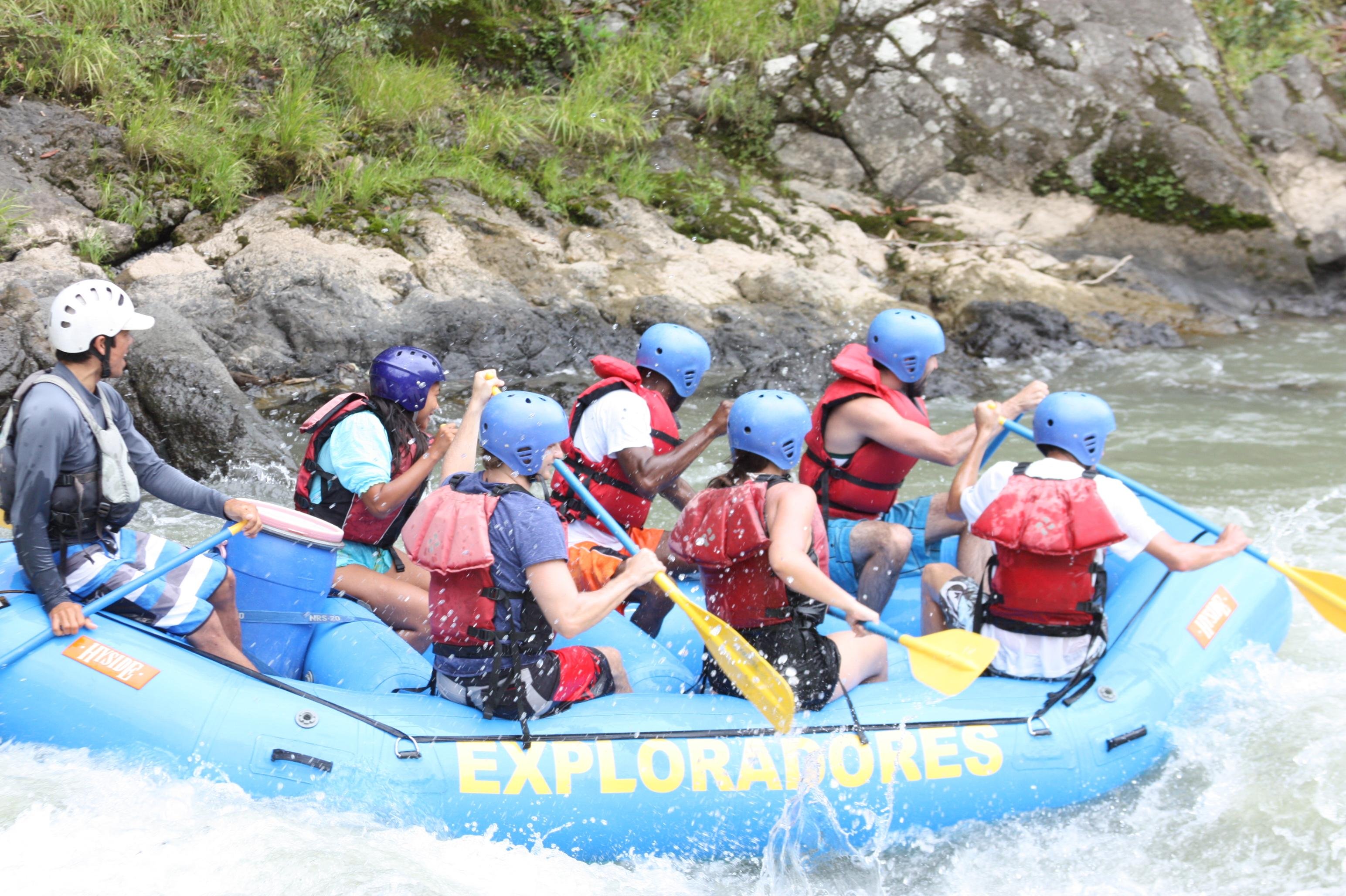 Pacuare River Whitewater Rafting: Class III–IV Rapids Day Trip from San José