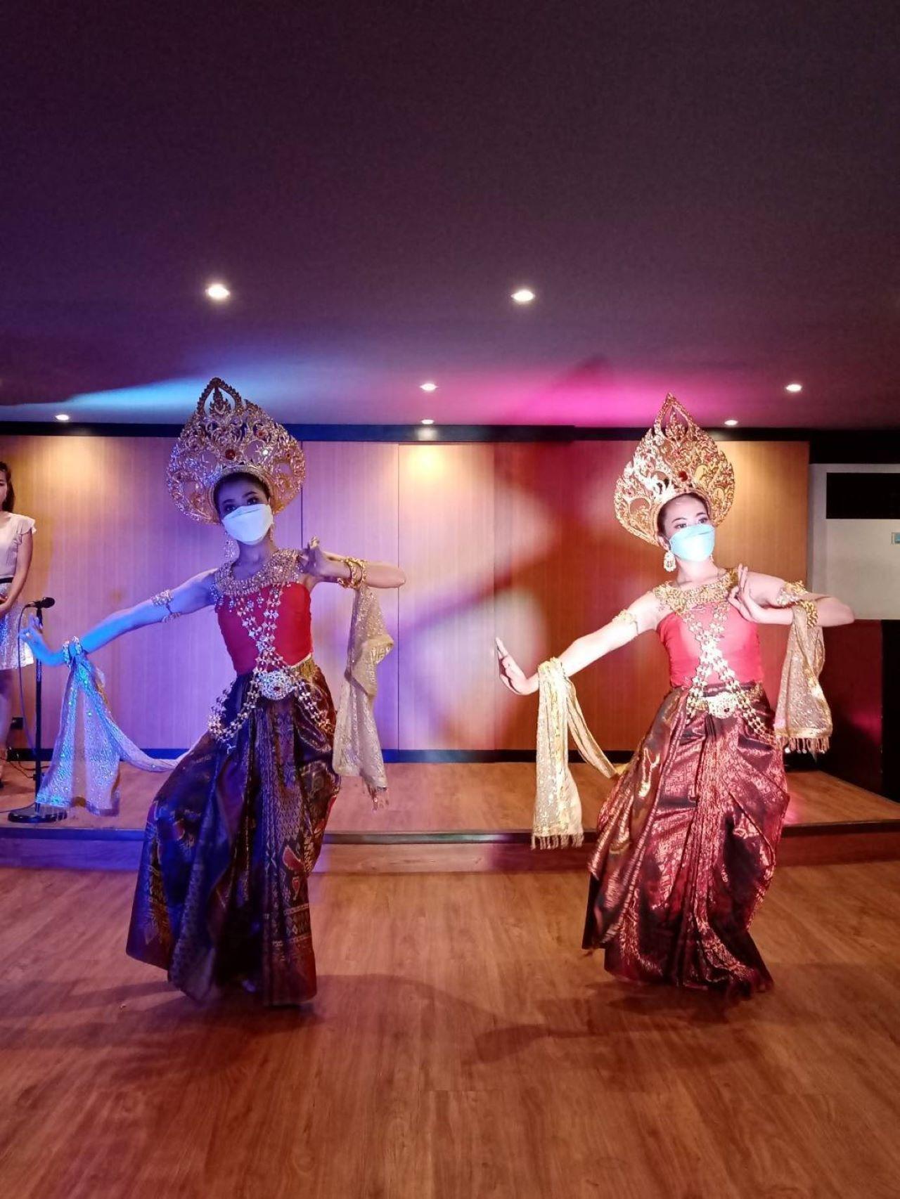 Bangkok Luxury White River Dinner Cruise