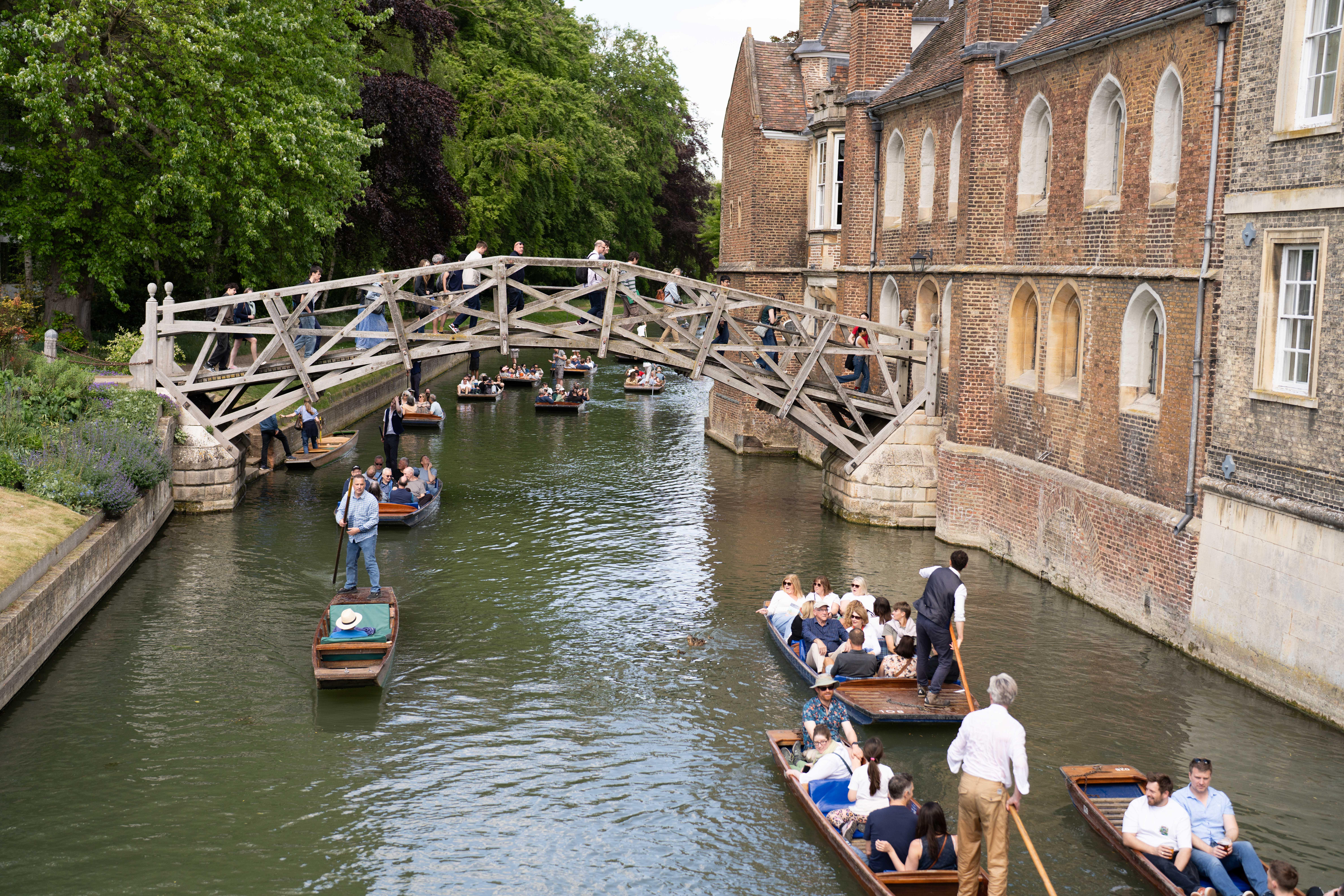 Cambridge walk and punt tour — image 15