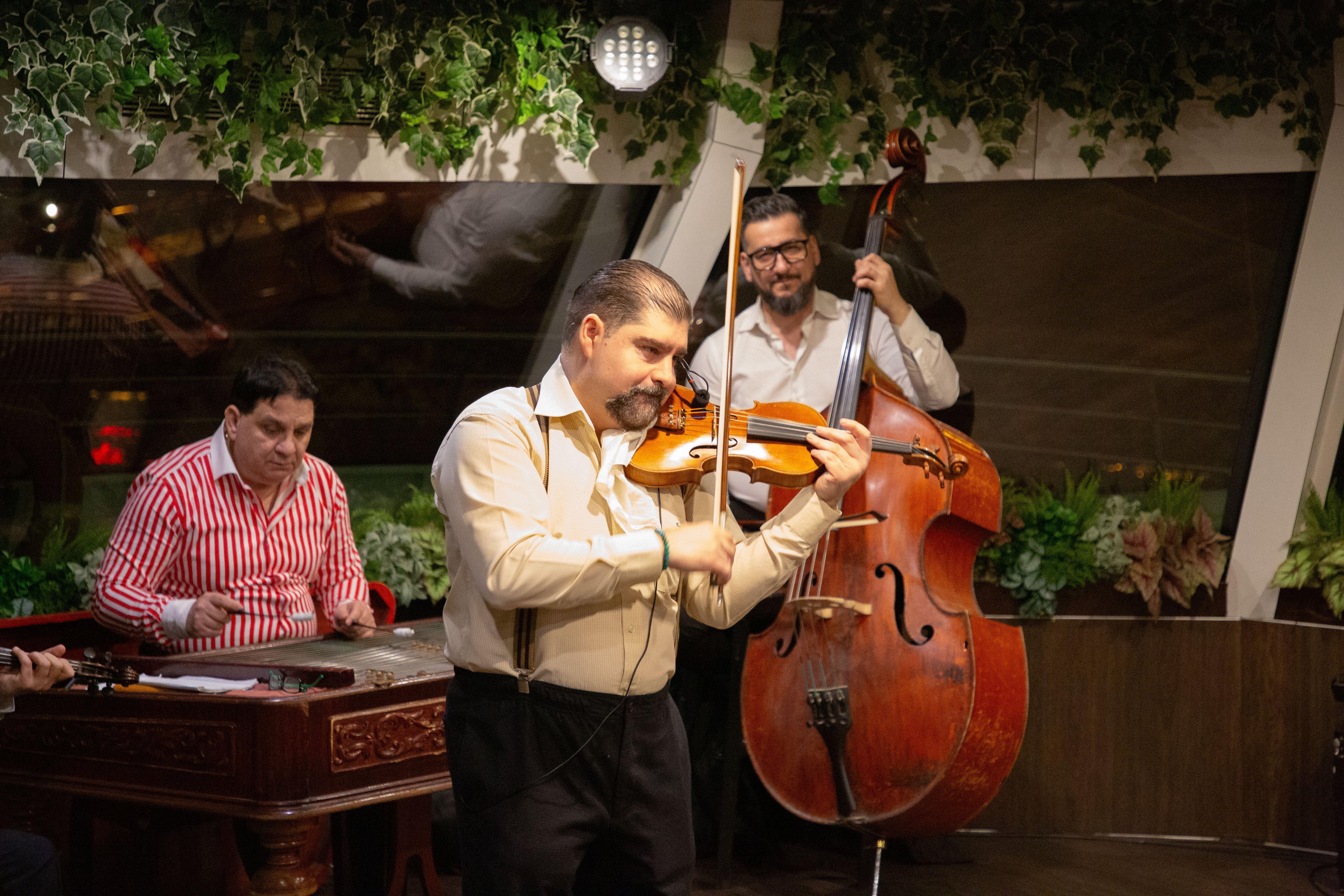 Budapest: Danube Cruise with Folk Dancing and Drinks