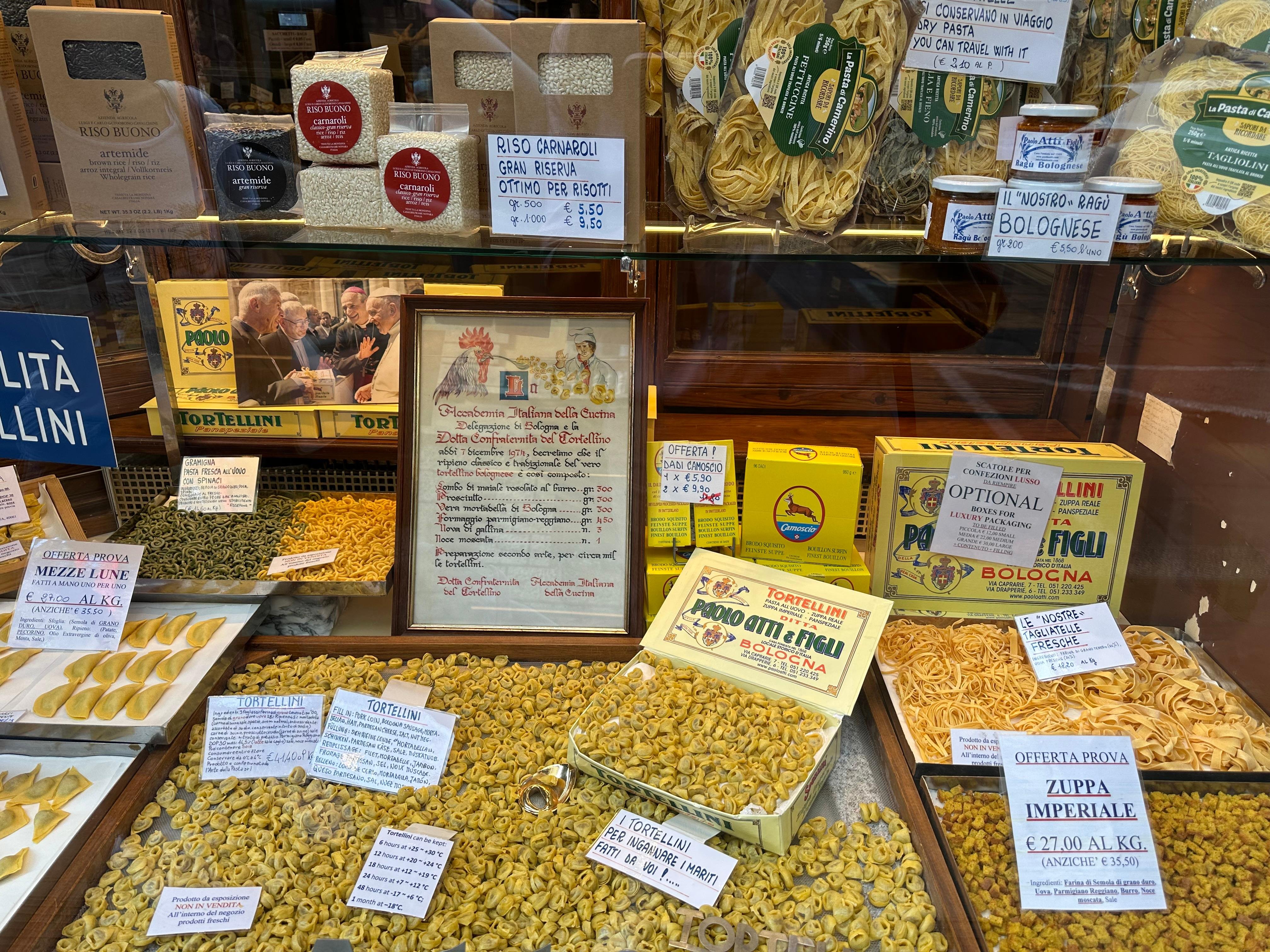 Bologna: Walking Food Tour and Highlights with a Local Guide