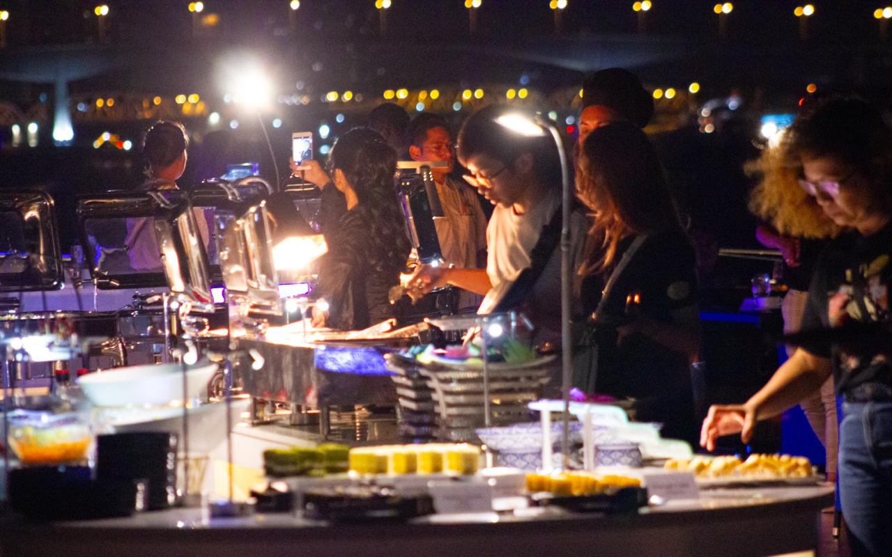 Bangkok Luxury Chao Phraya River Dinner Cruise
