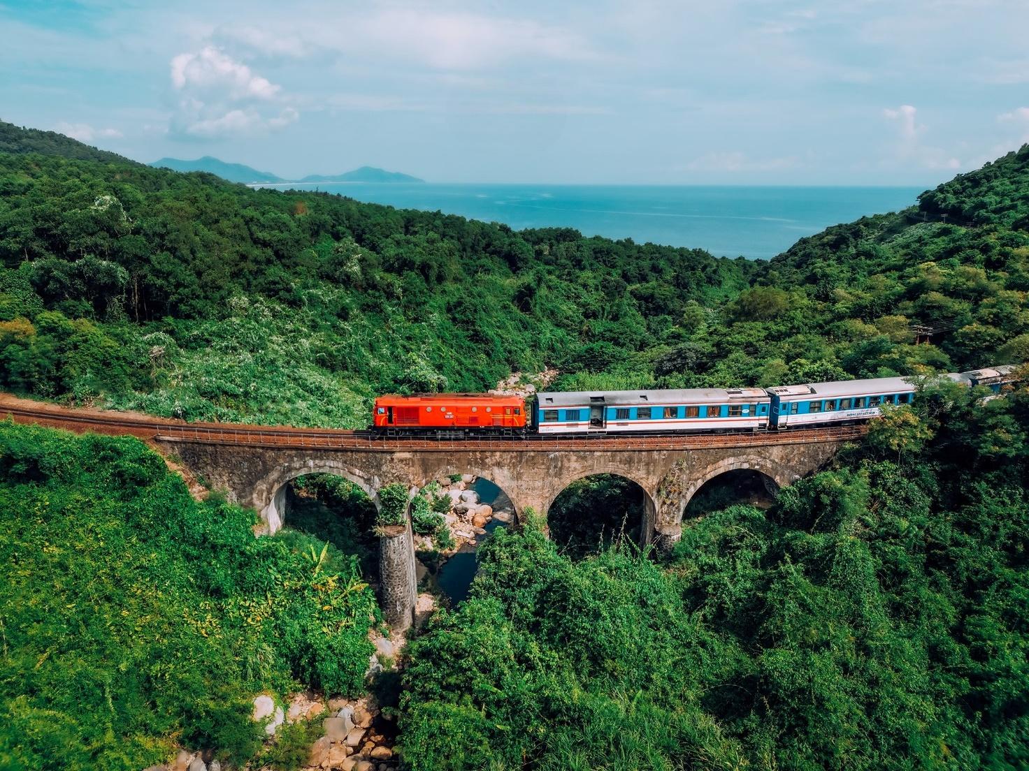 Hue Imperial City Full-Day Tour from Hoi An or Da Nang