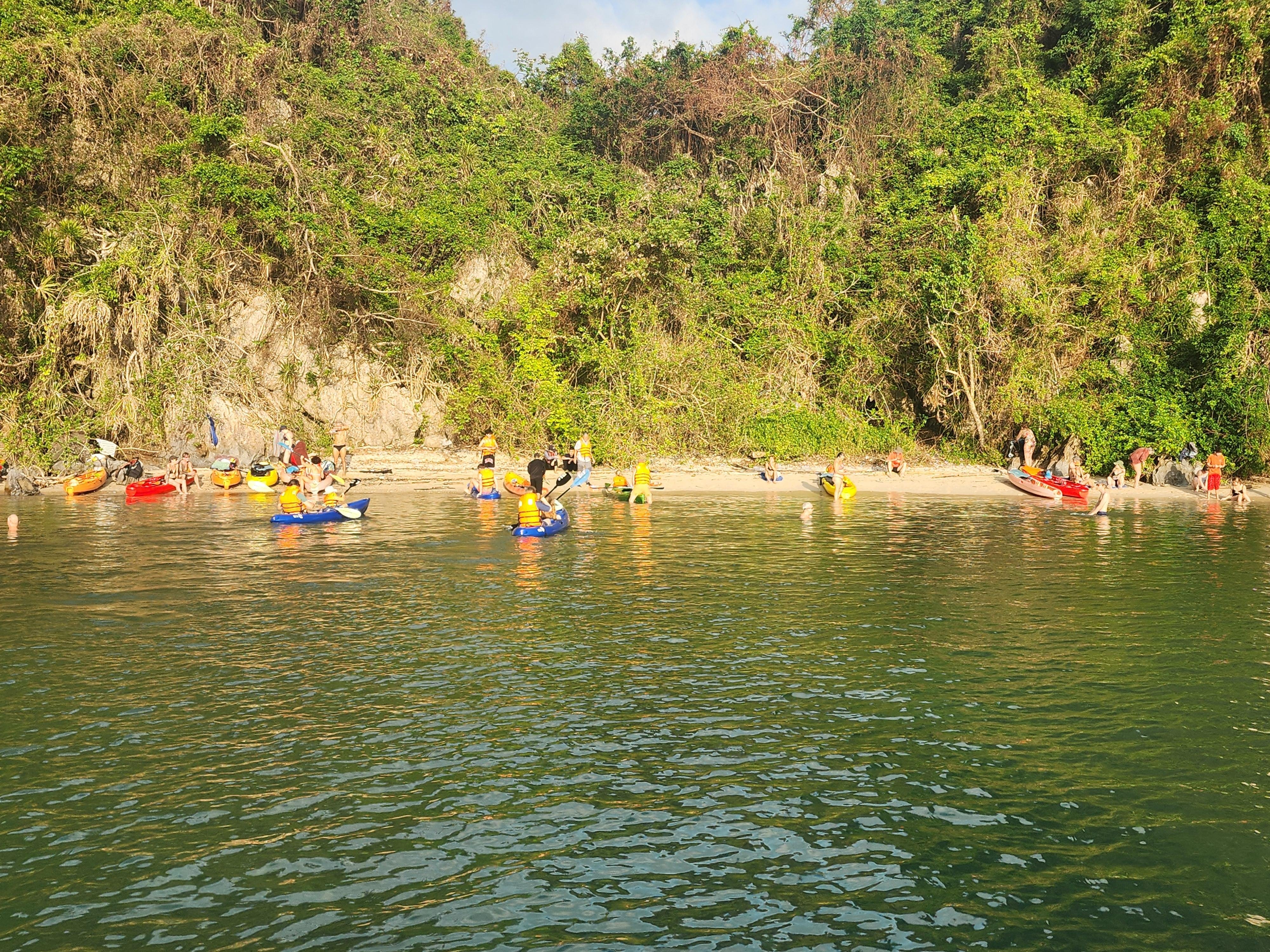 Hanoi: 3-Day Ha Long & Bai Tu Long Bay Cruise