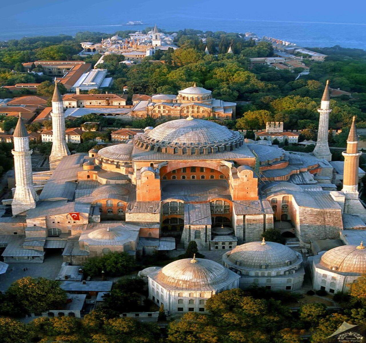 Istanbul: Hagia Sophia, Topkapi Palace & Basilica Cistern Skip-the-Line Bundle