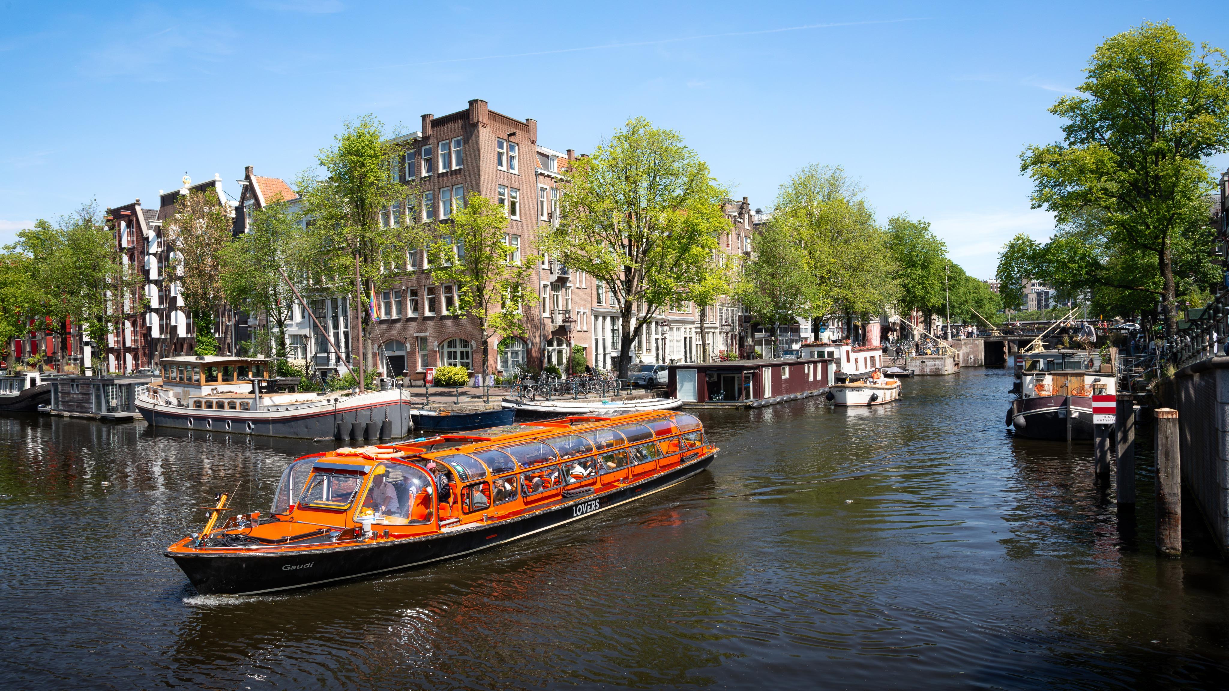 Amsterdam Canal Cruise with Audio Guide