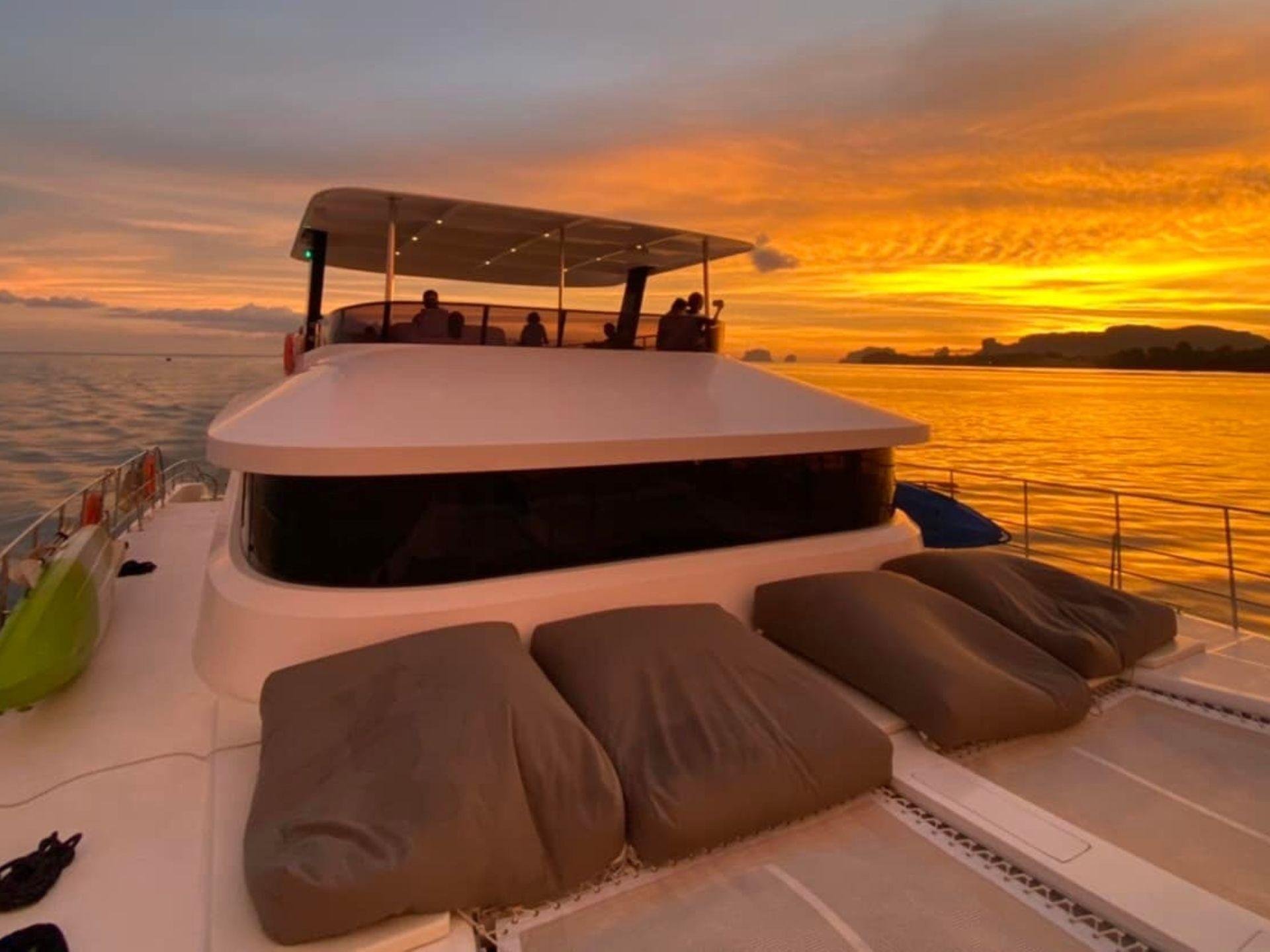 James Bond Island Canoe & Sunset Yacht Dinner – Phang Nga Bay