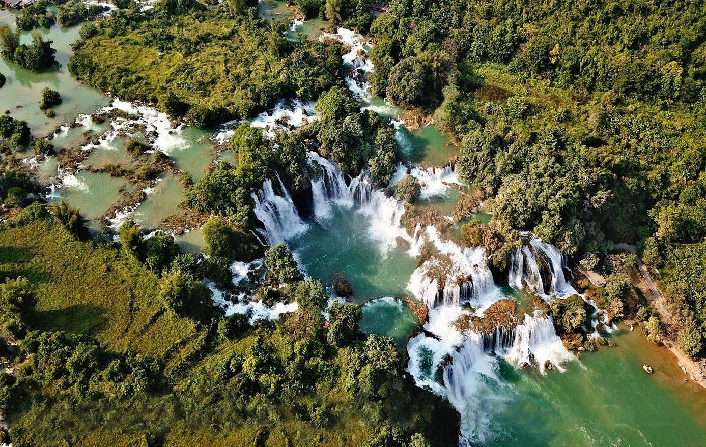 2-Day Ban Gioc Waterfall & Cave Adventure from Hanoi