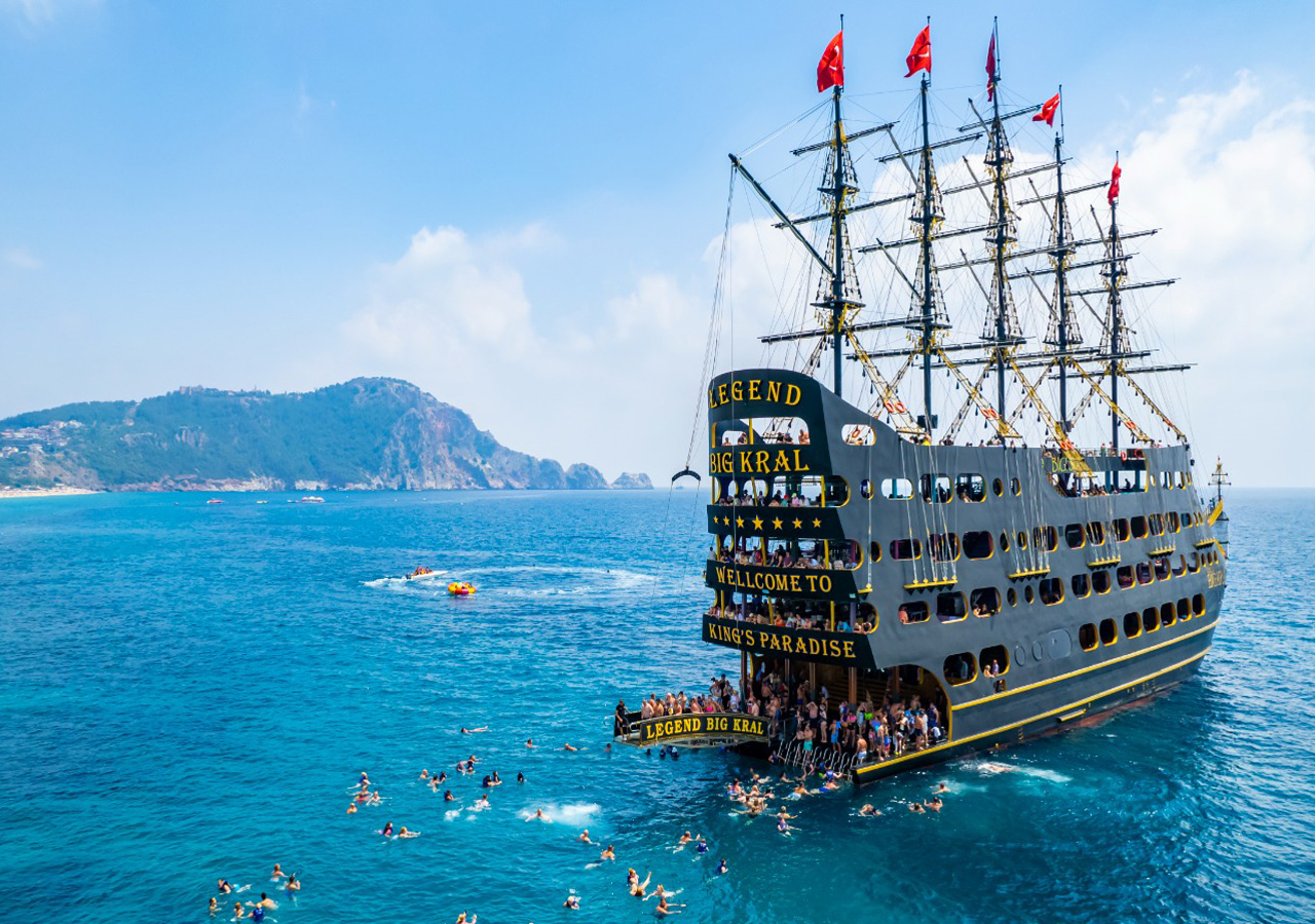 Alanya Pirate Yacht Adventure with Foam Party