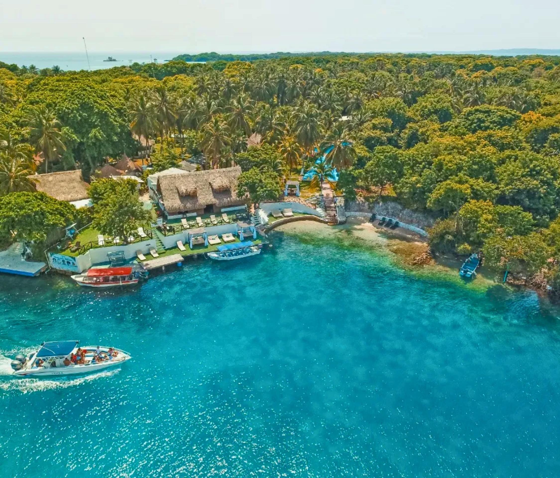 Rosario Islands Full-Day Cruise: Snorkeling, Lunch & Beach Clubs