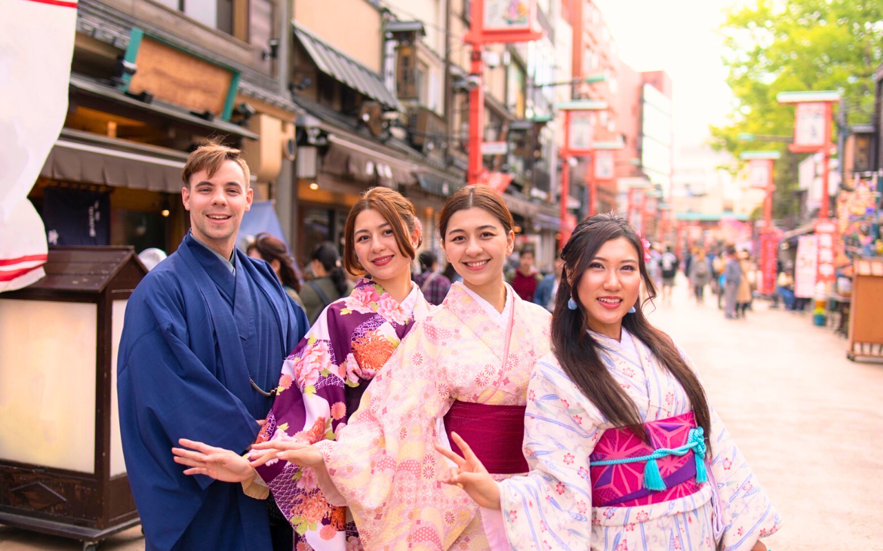 Asakusa Kimono Rental – Full-Day Traditional Dress Experience