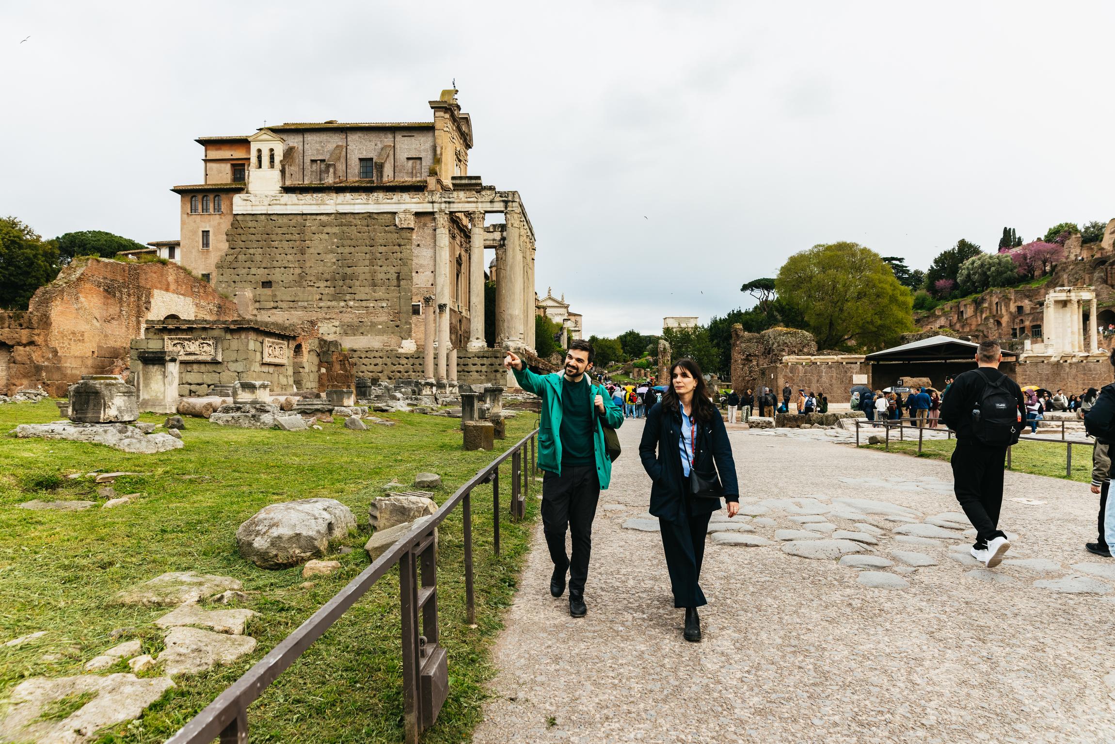 Colosseum, Forum & Palatine Hill Entry with Digital Guide