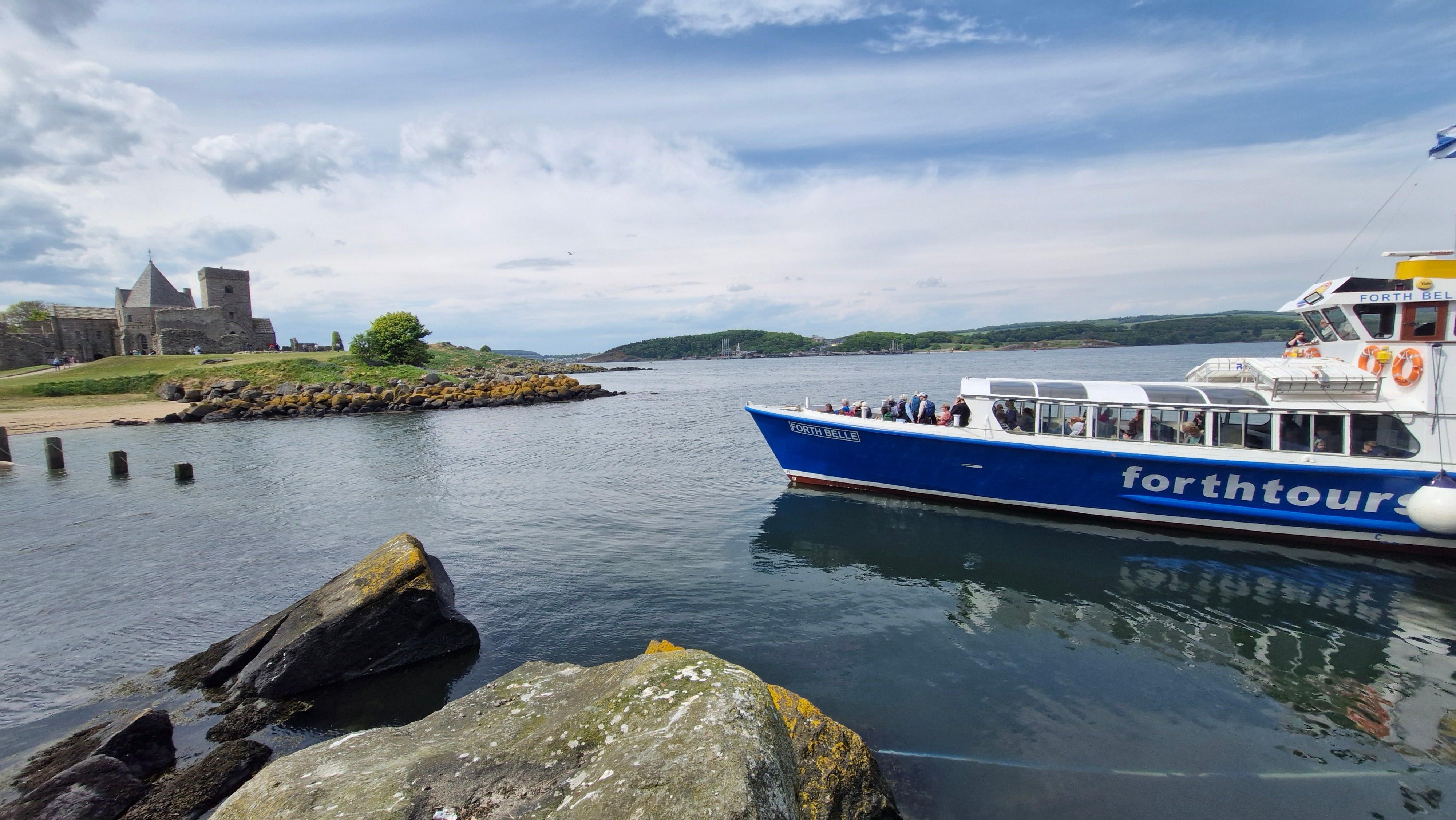 Inchcolm Island Cruise from Queensferry