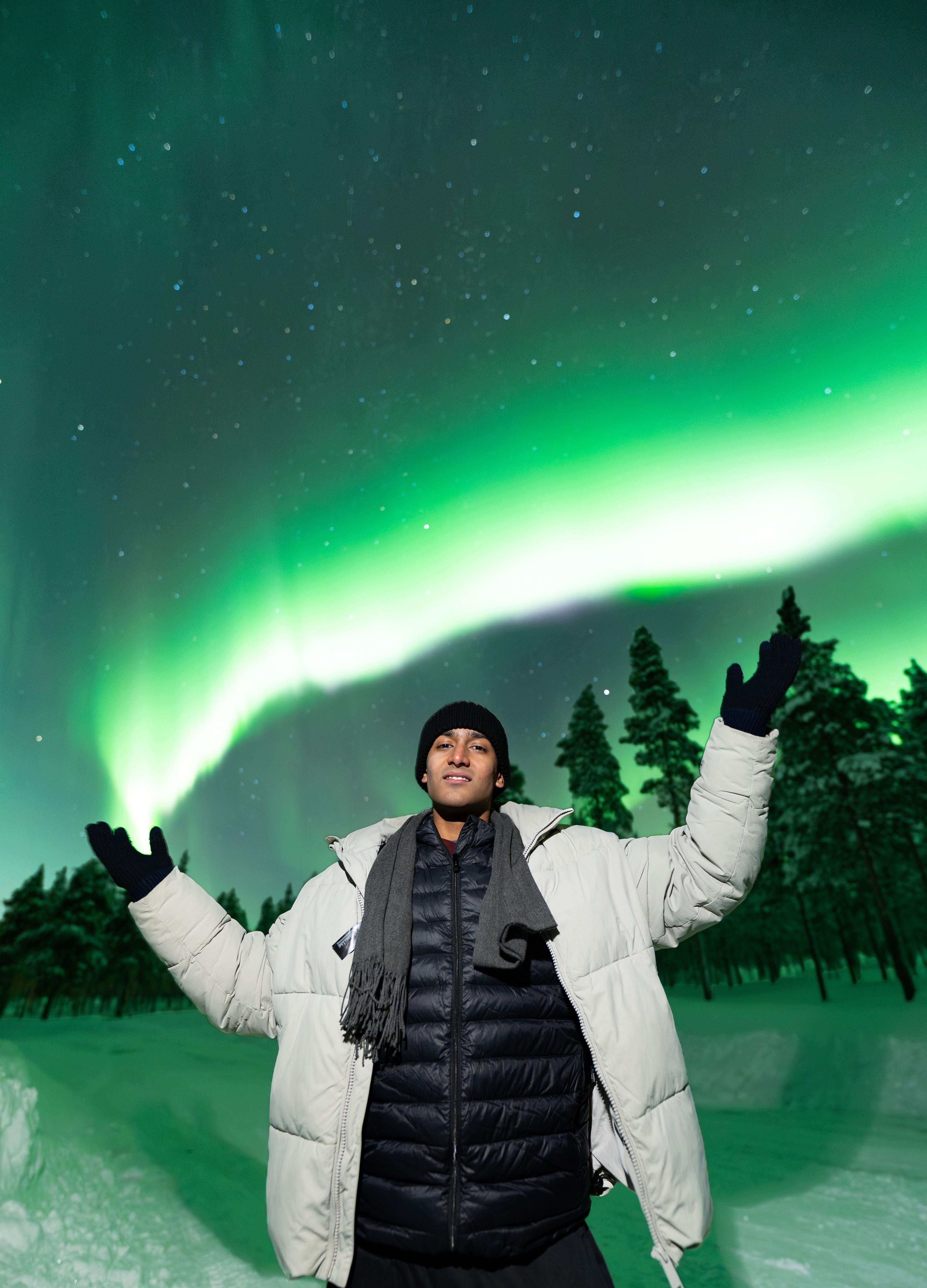 Rovaniemi Aurora Hunt – Expert-Led Northern Lights Chase with Free Photos
