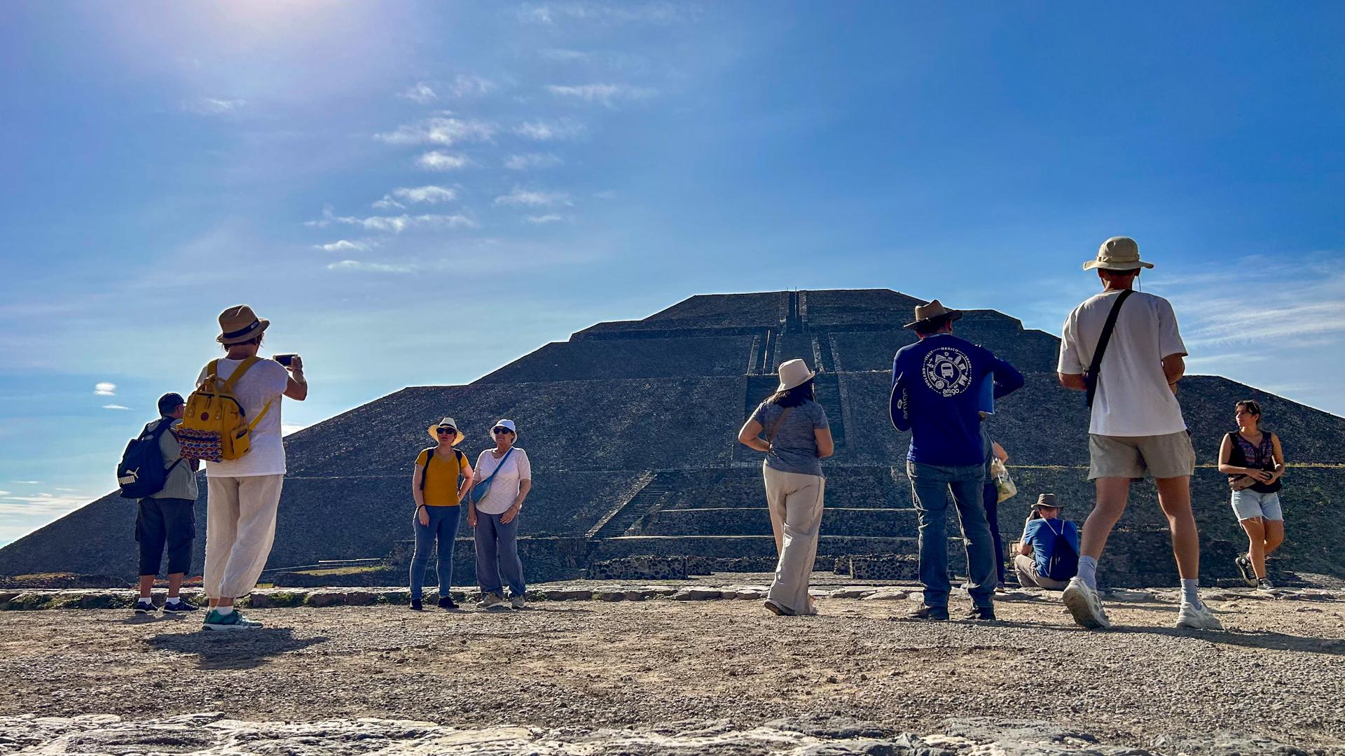 Teotihuacan, Tlatelolco & Guadalupe Shrine Full-Day Tour