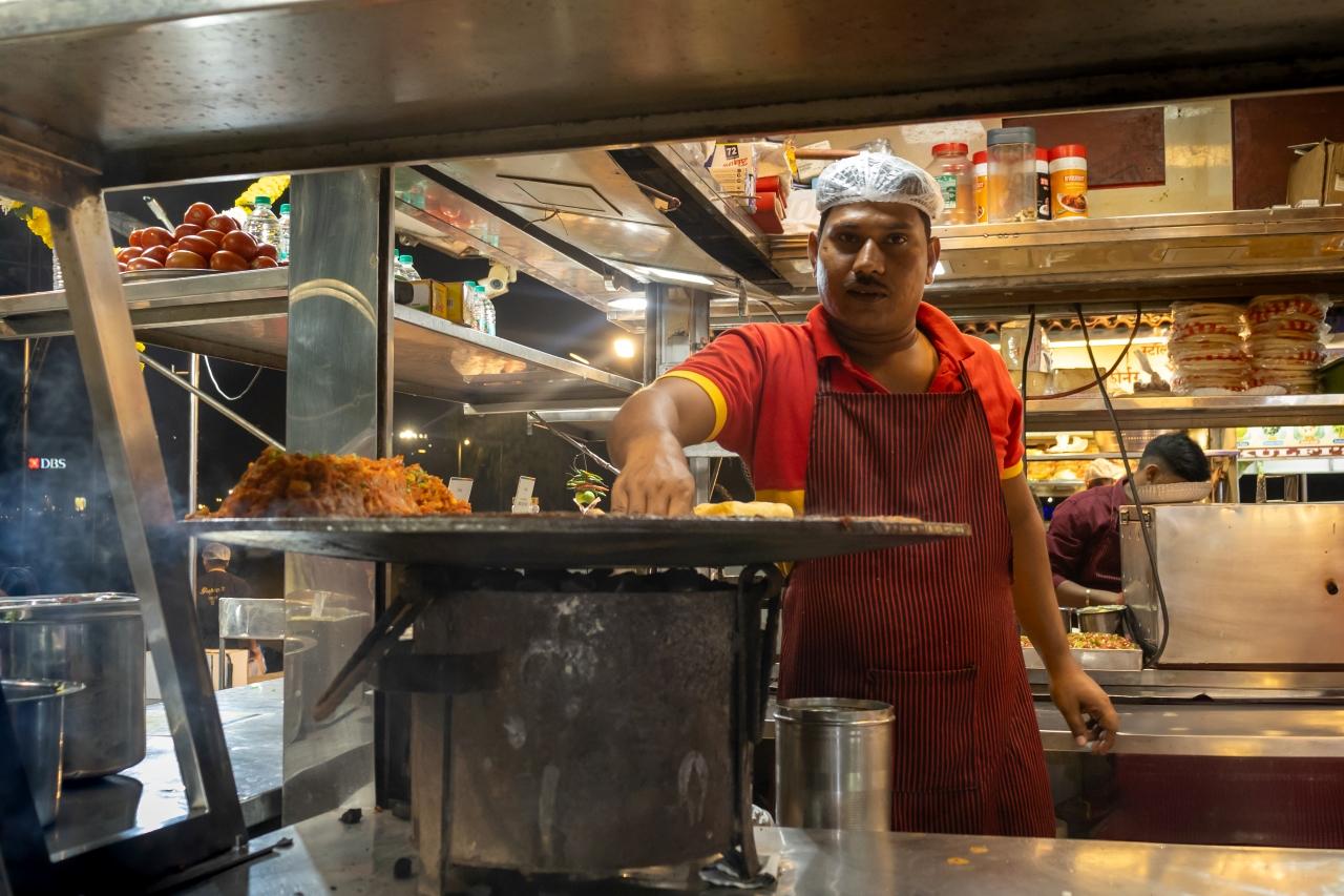 Mumbai Culinary Bazaar & Local Transport Tour