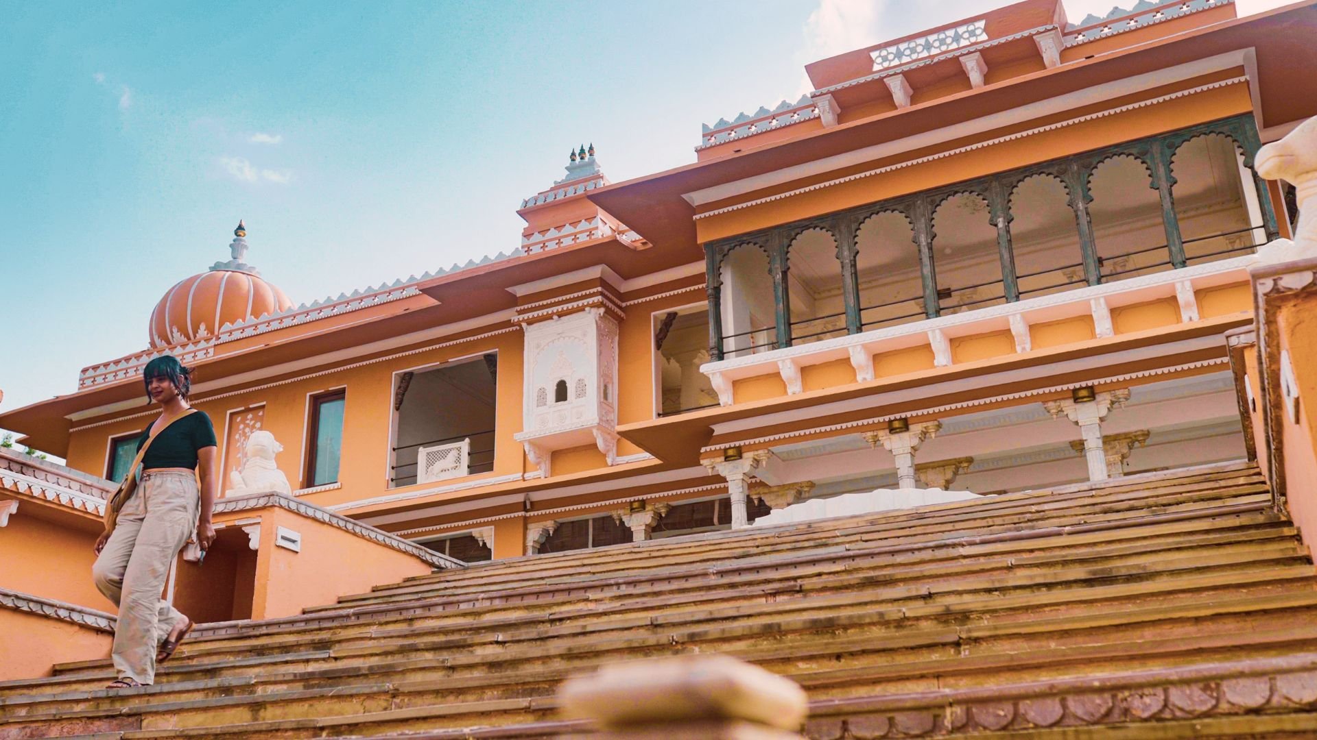 Udaipur Royal Heritage: Vintage Car Ride & Private Museum Tour