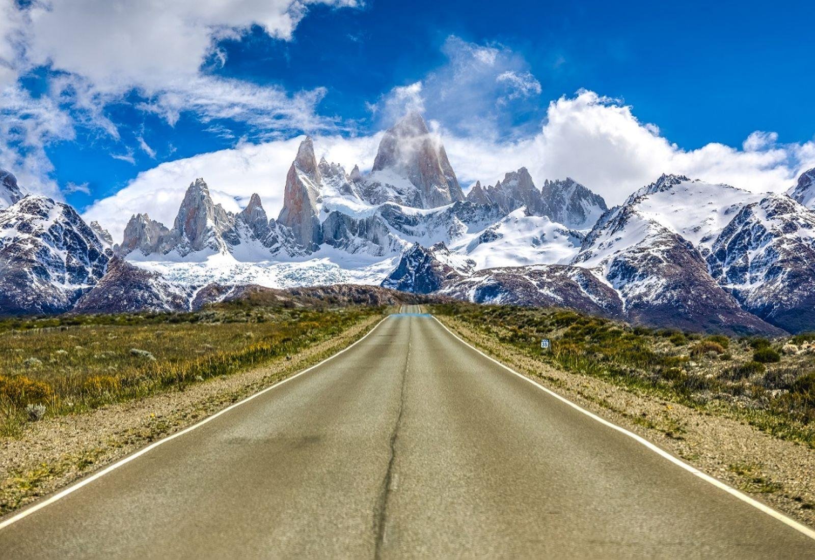 El Calafate to El Chaltén: Full-Day Guided Tour with Scenic Hikes
