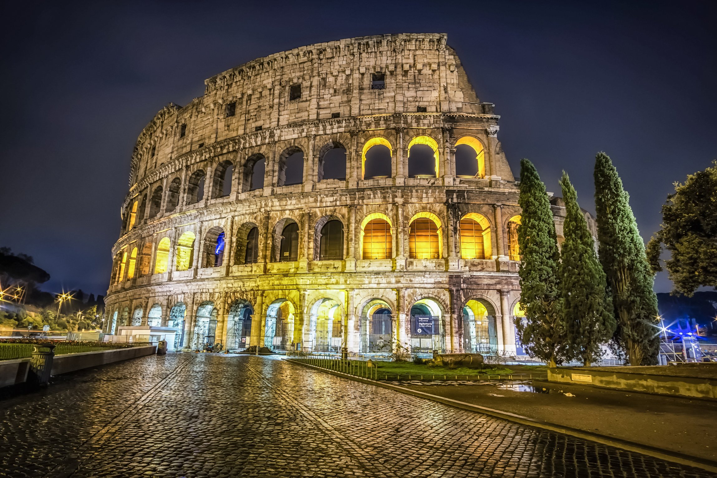 Evening Colosseum & Ancient Rome Guided Walk