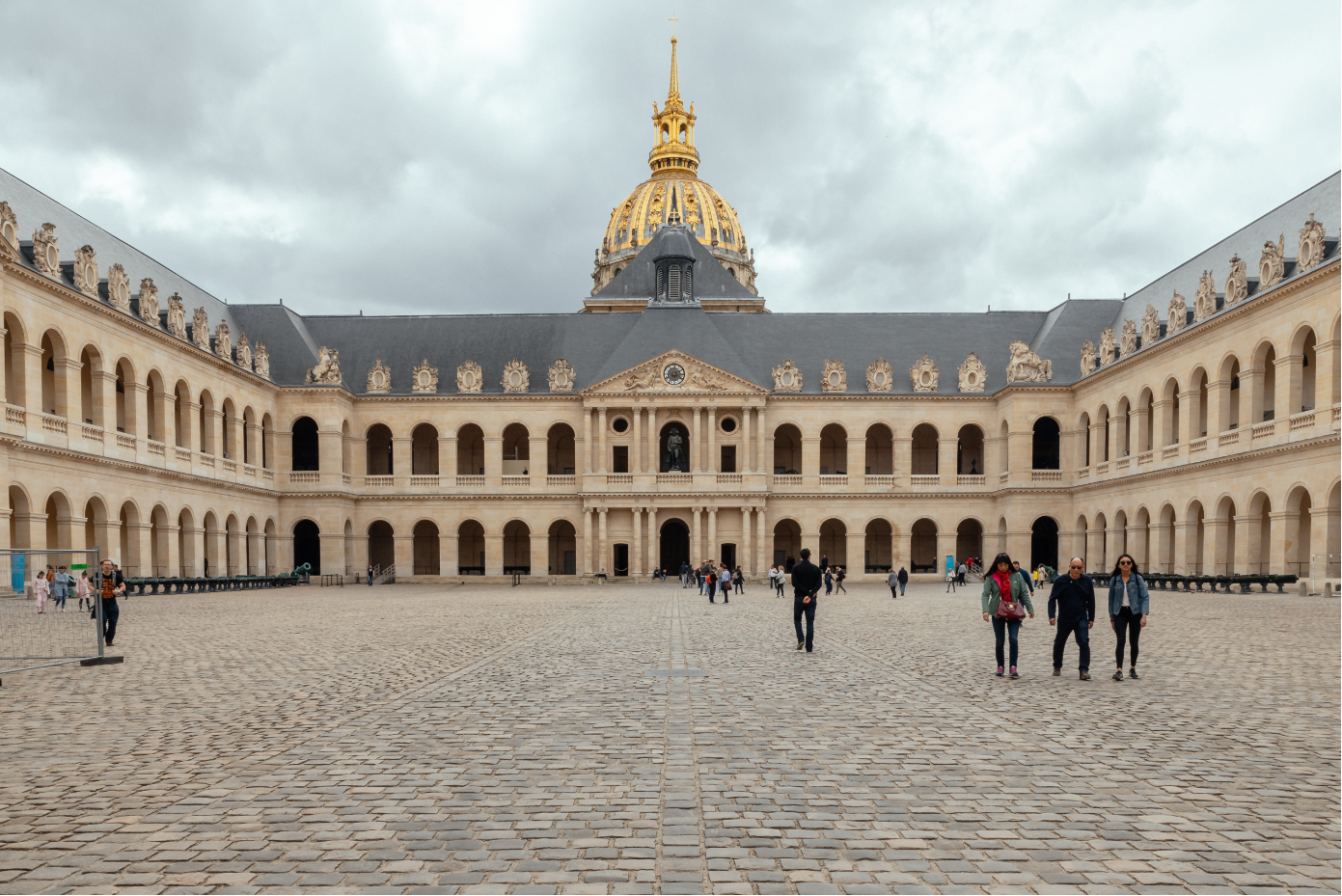 Les Invalides Private Tour: Napoleon's Tomb & Military Museum