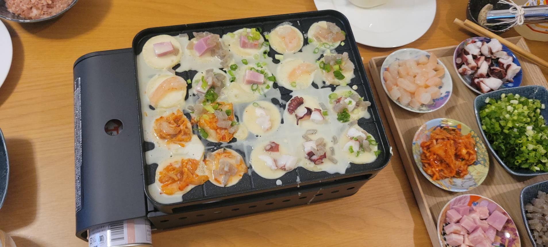 Takoyaki Cooking Class in a Local Osaka Home
