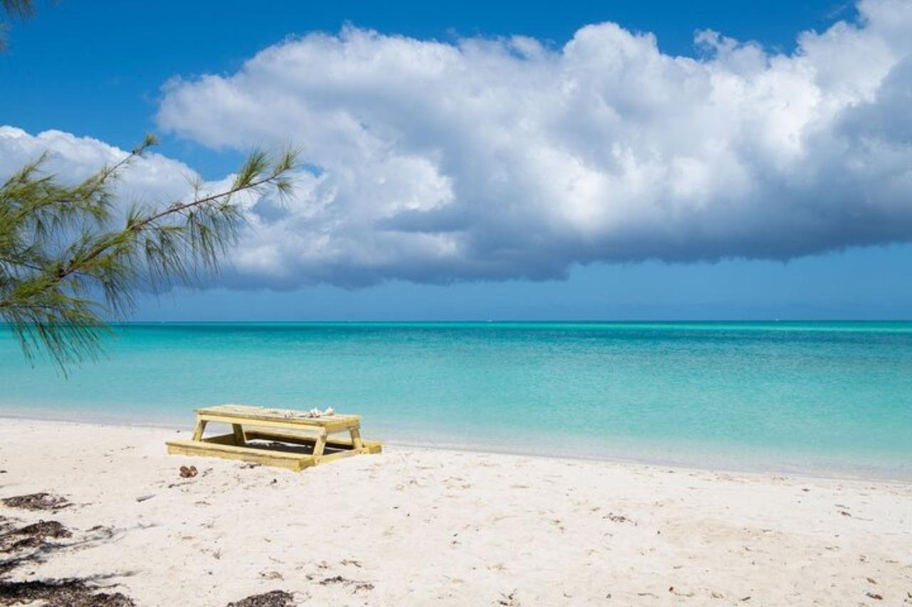 Full-Day Turks & Caicos Snorkeling Adventure with BBQ Lunch