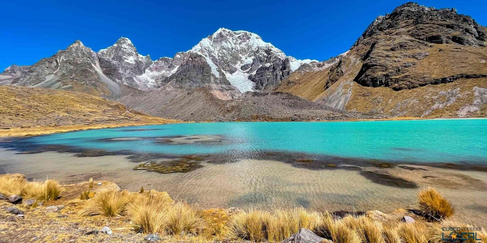 Ausangate 7 Lagoons Full-Day Trek with Hot Springs