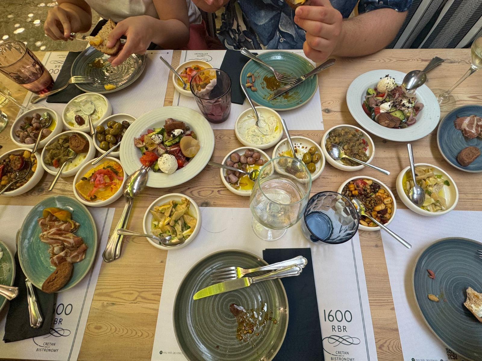 Rethymno Old Town Food Walk with Traditional Meal